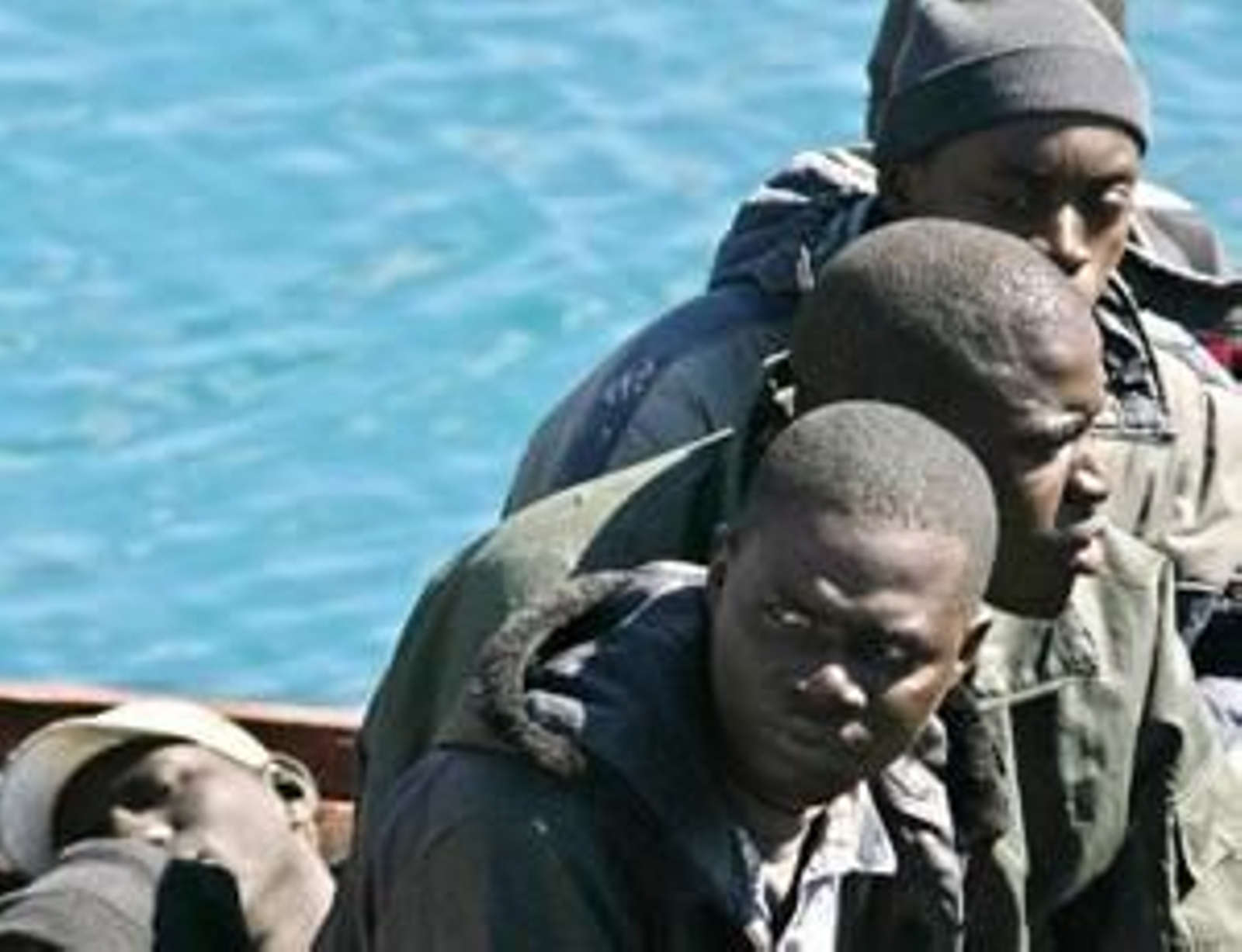 La patera estaba próxima a la costa de El Ejido.