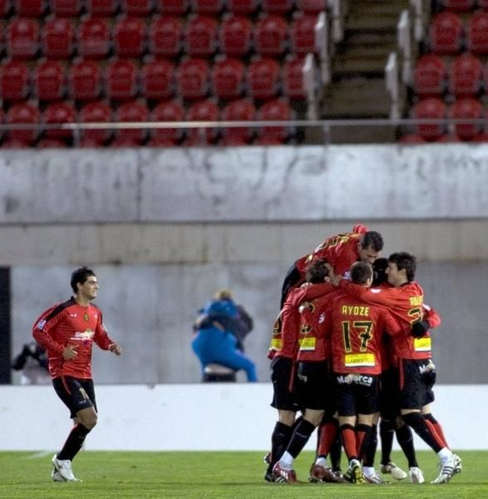 Jugadores del Mallorca festejan uno de los goles.