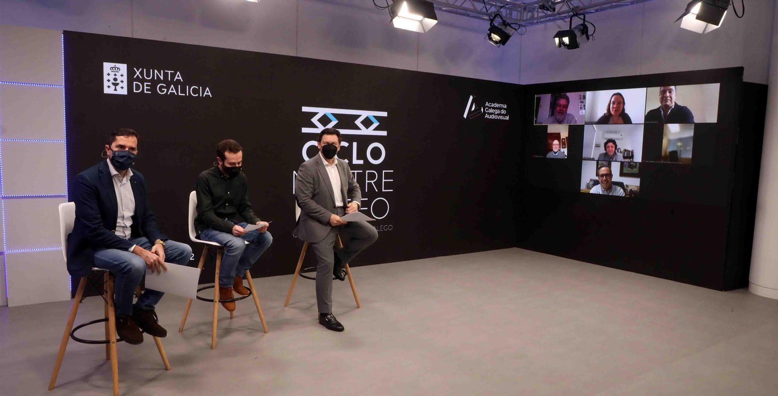 El secretario xeral da Emigración, el director de AGADIC y el presidente de la Academia Galega do Audiovisual durante la presentación