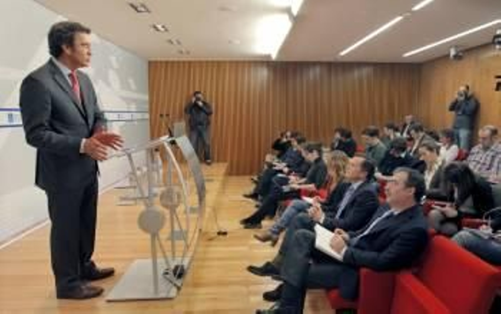 Alberto Núñez durante la comparecencia tras el Consello de la Xunta. (Foto: Lavandeira)