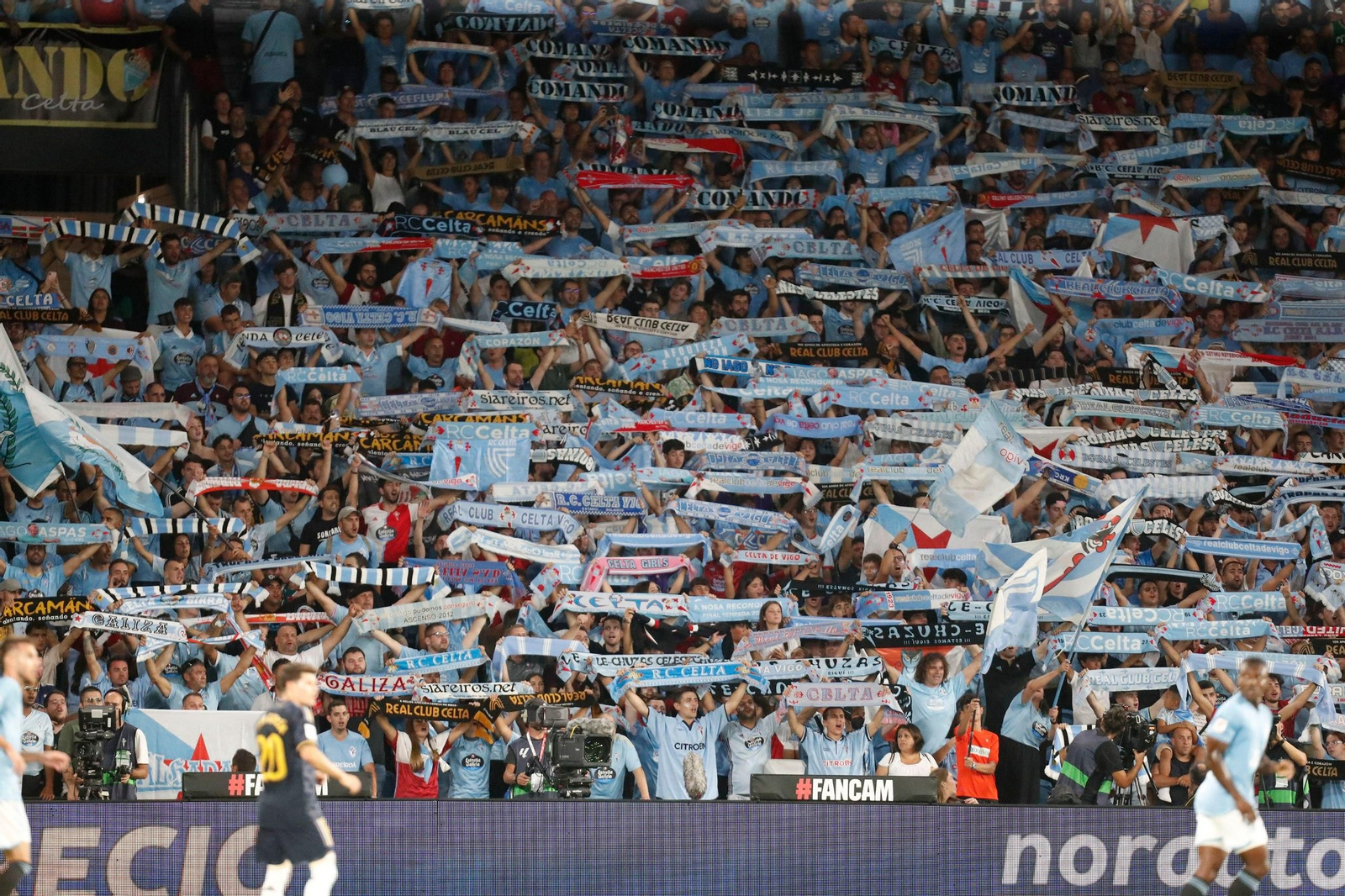 Aficionados celestes en un partido en Balaídos.