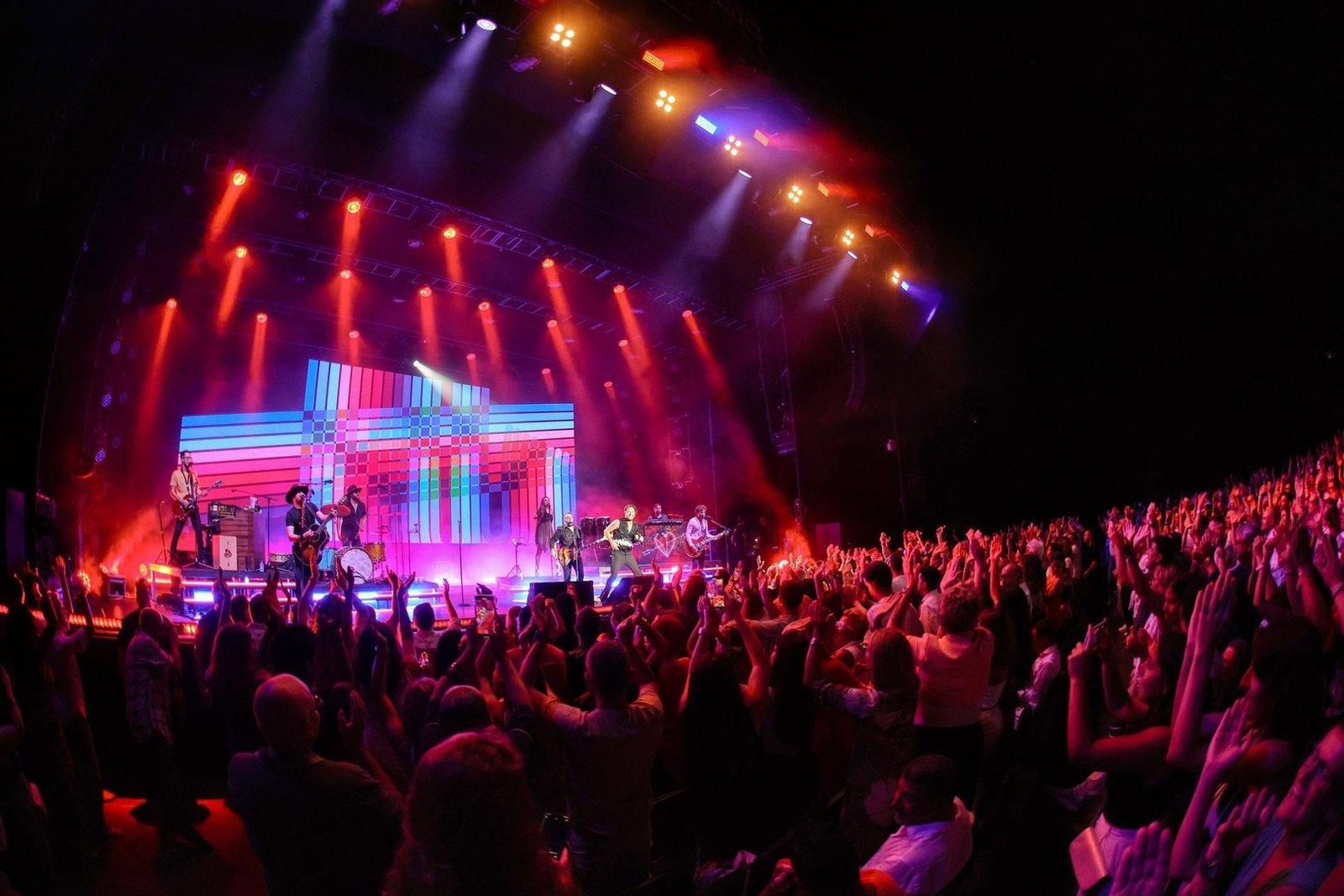 Concierto de Manuel Carrasco, uno de los artistas que firmó el manifiesto contra el uso de la IA en la música. // E.P.
