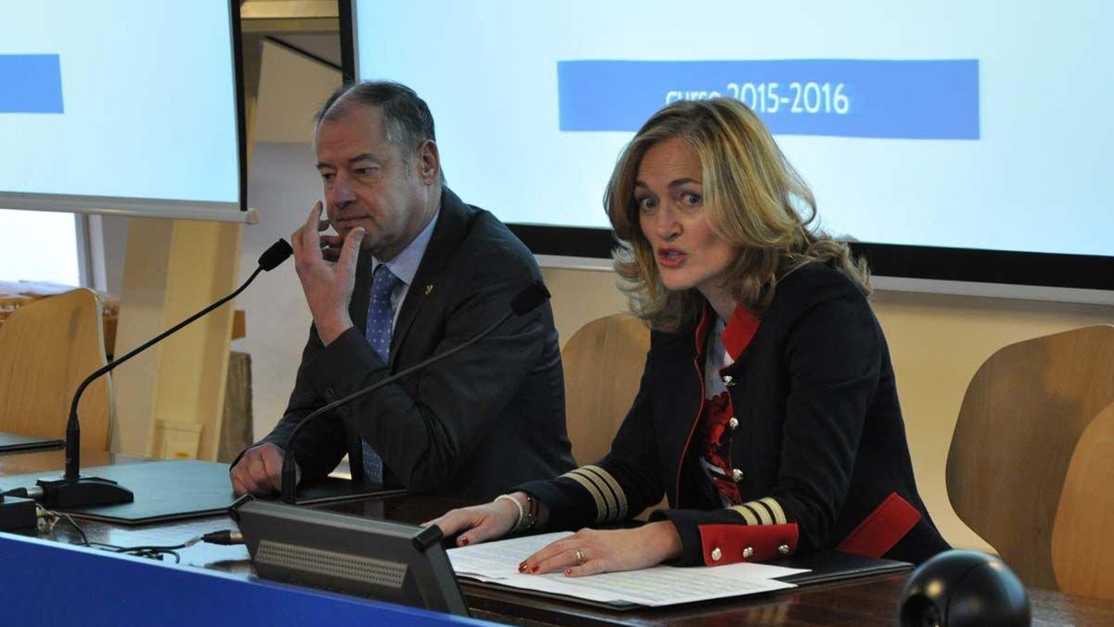 El rector Salustiano Mato y la vicerrectora, Dolores González, ayer.