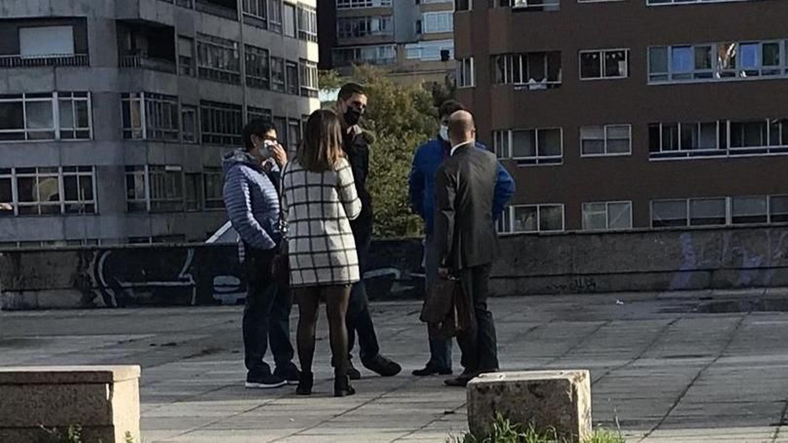 La familia, tras uno de los juicios, a las puertas de los juzgados.