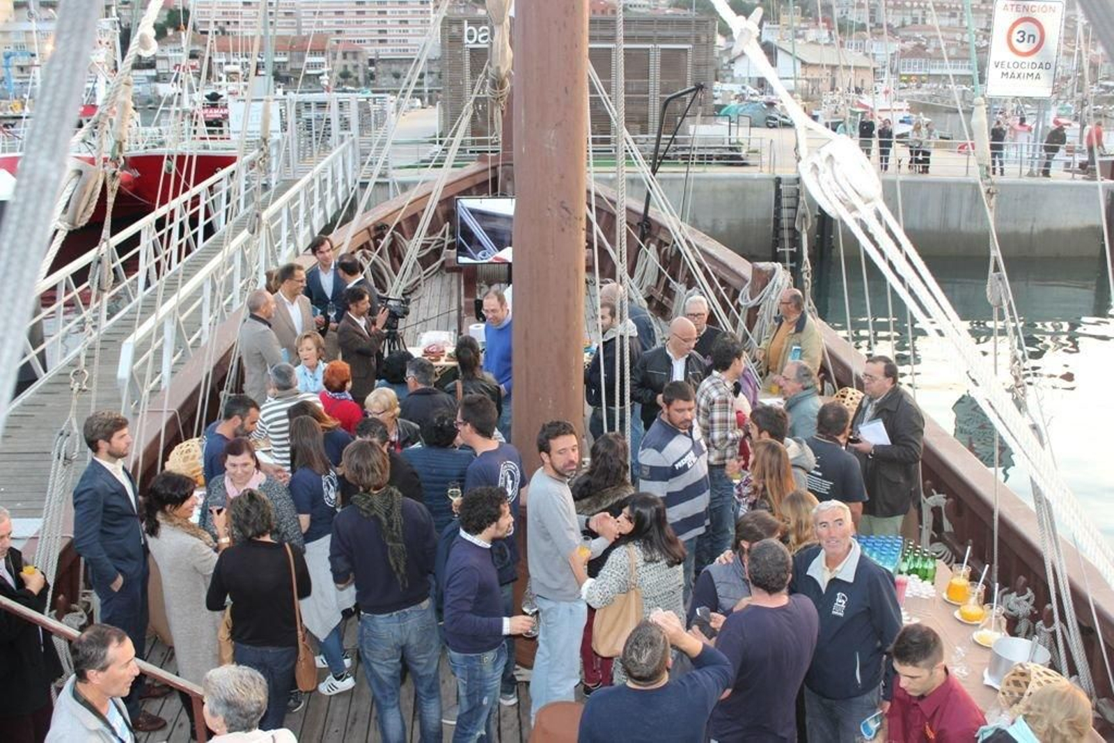 La Región Turistica del Algarve promocionó esta zona con un showcooking abordo.