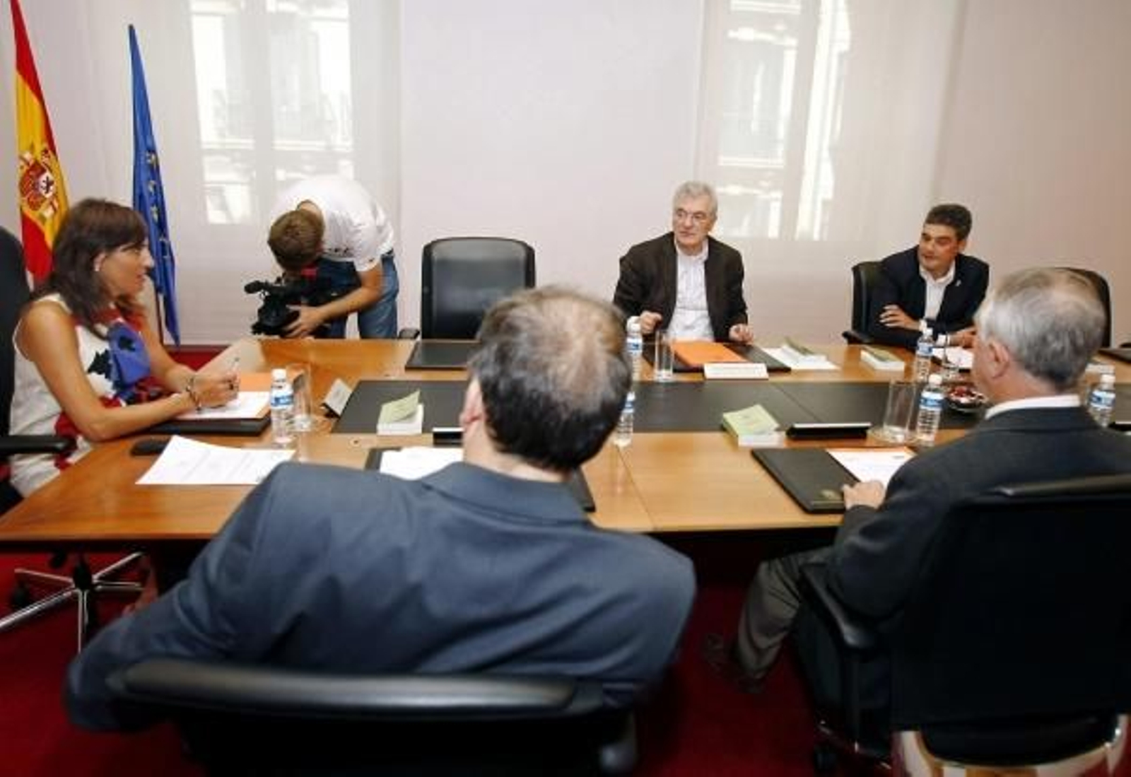Los miembros de la Mesa del Parlamento navarro.