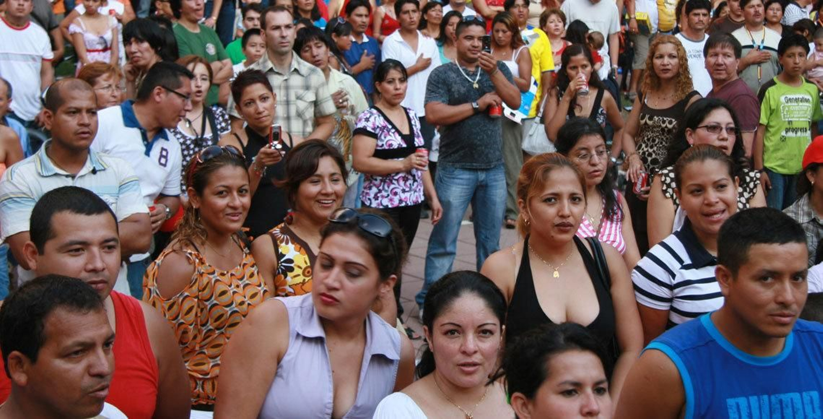 El número de extranjeros con certificado de registro o tarjeta de residencia en vigor se sitúa en 4.925.089 personas.