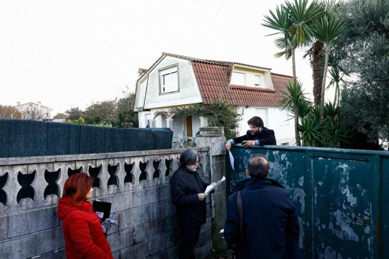 Uno de los últimos desahucios paralizados en Vigo, en San Miguel de Oia, en diciembre.