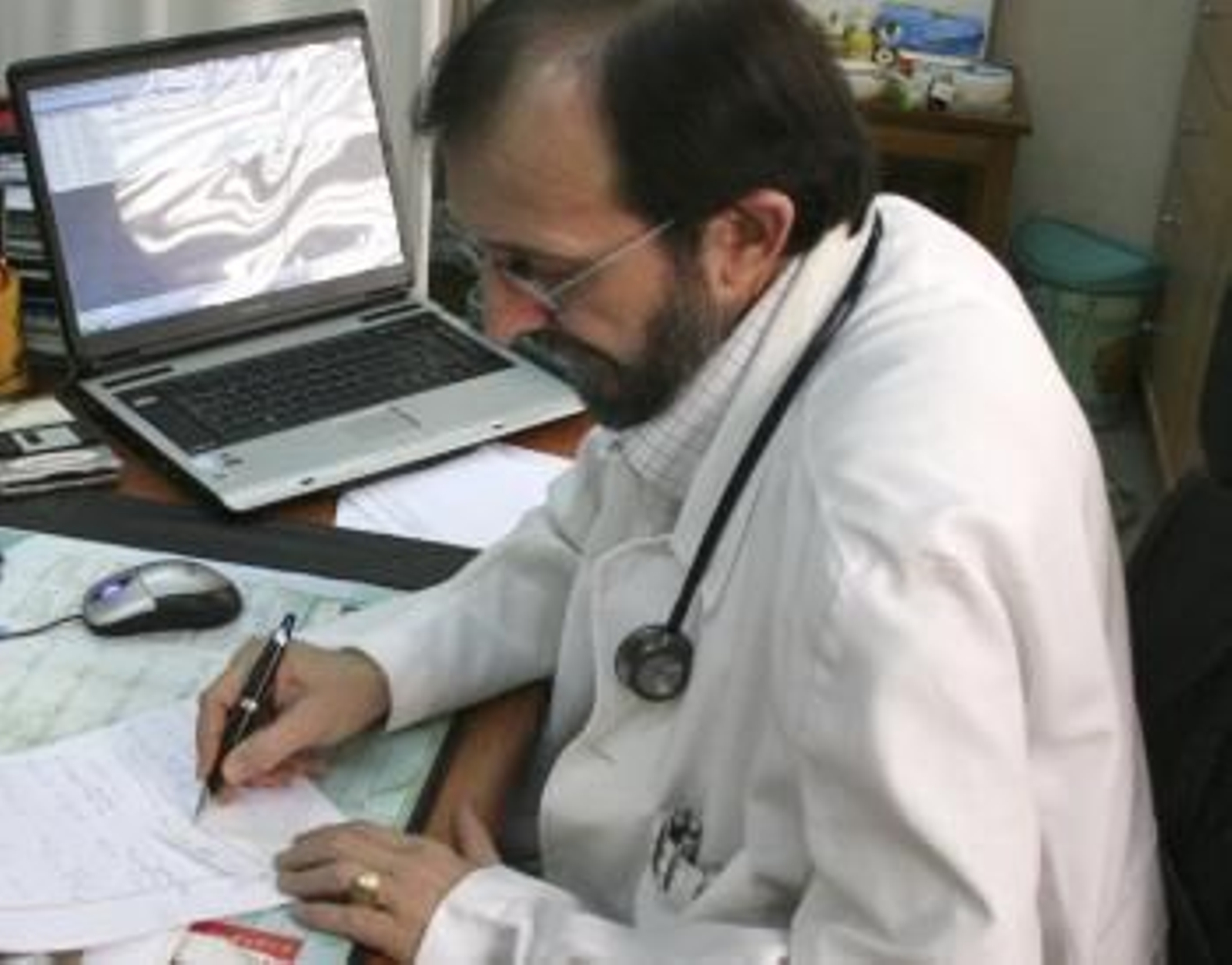 oto cedida hoy, 11 de abril de 2012, por la Niger Foundation Hospital del médico español José Manuel Machimbarrena (Foto: EFE)