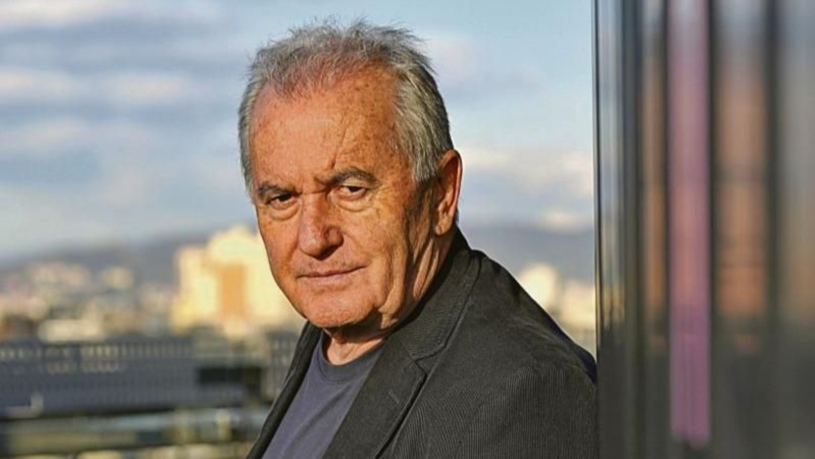 El cantautor Víctor Manuel.