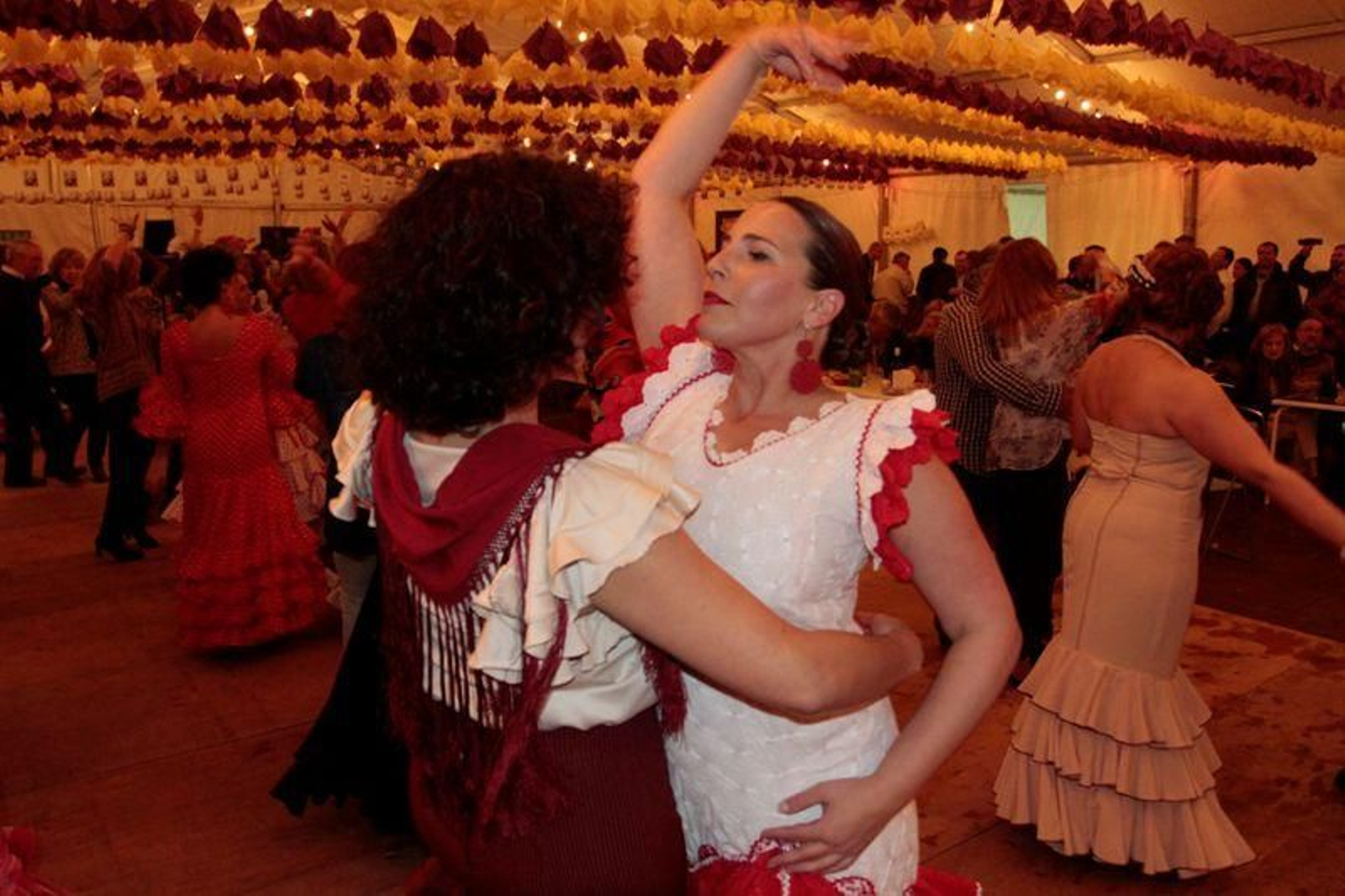 Imagen de archivo de sevillanas en la Feria de Abril.