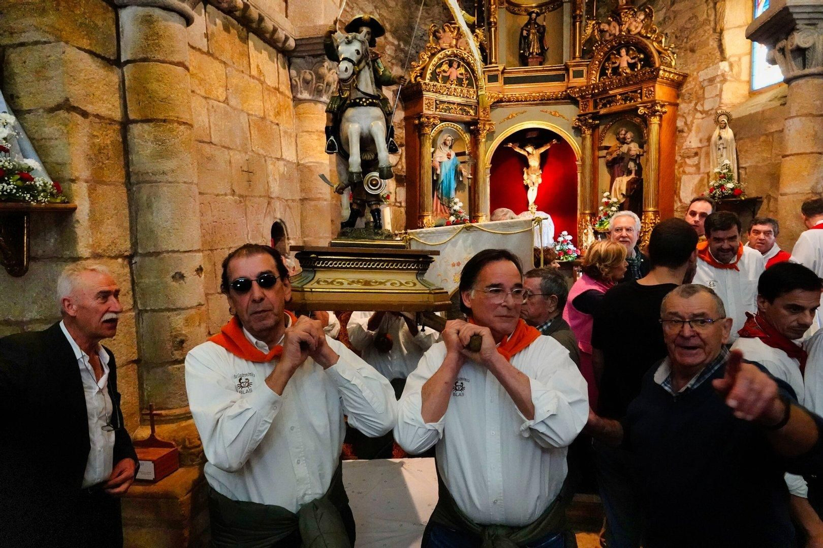 Ambiente en la misa y procesión de San Blas.