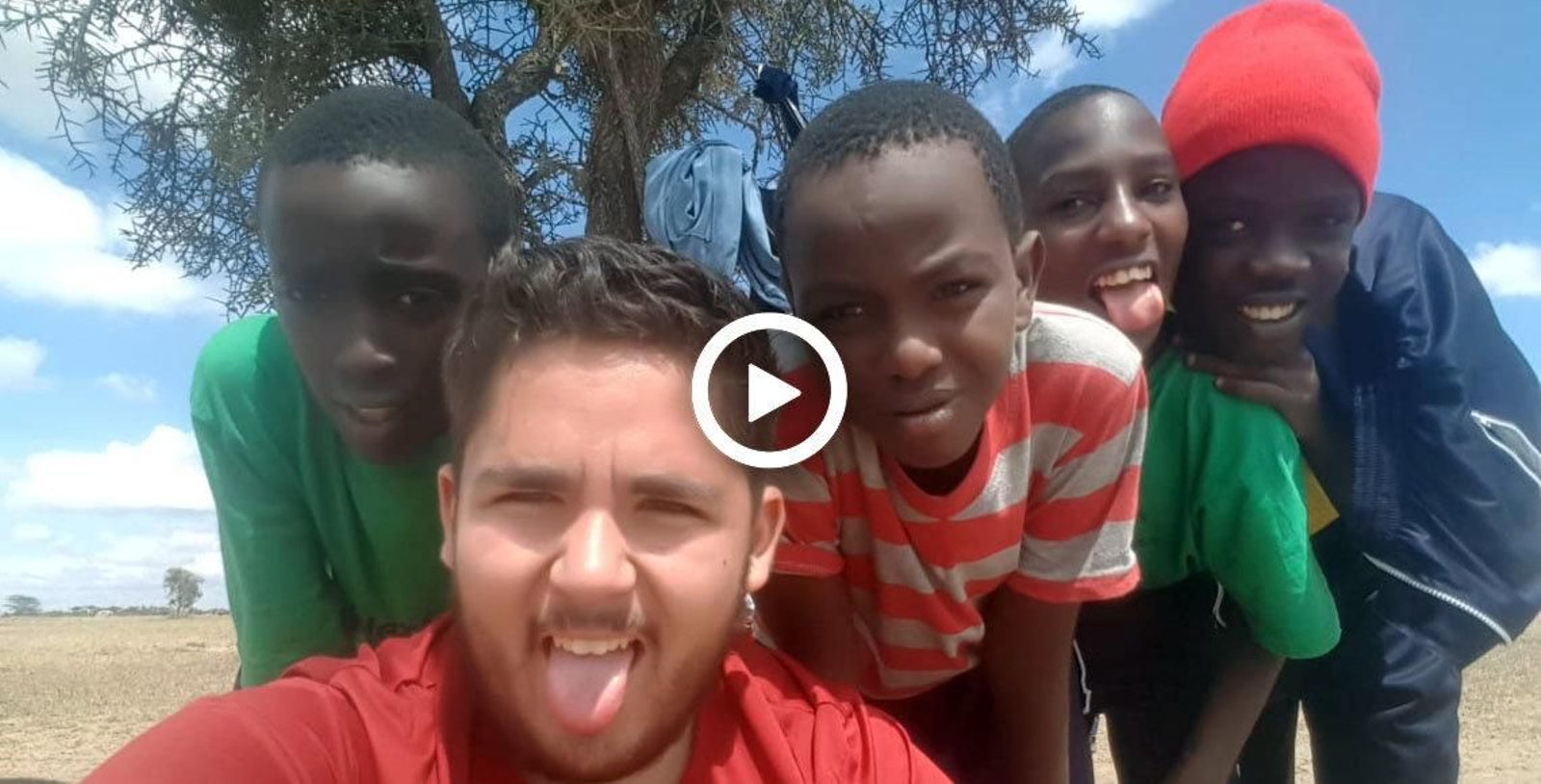 En Kenia cantan en gallego con David Álvarez