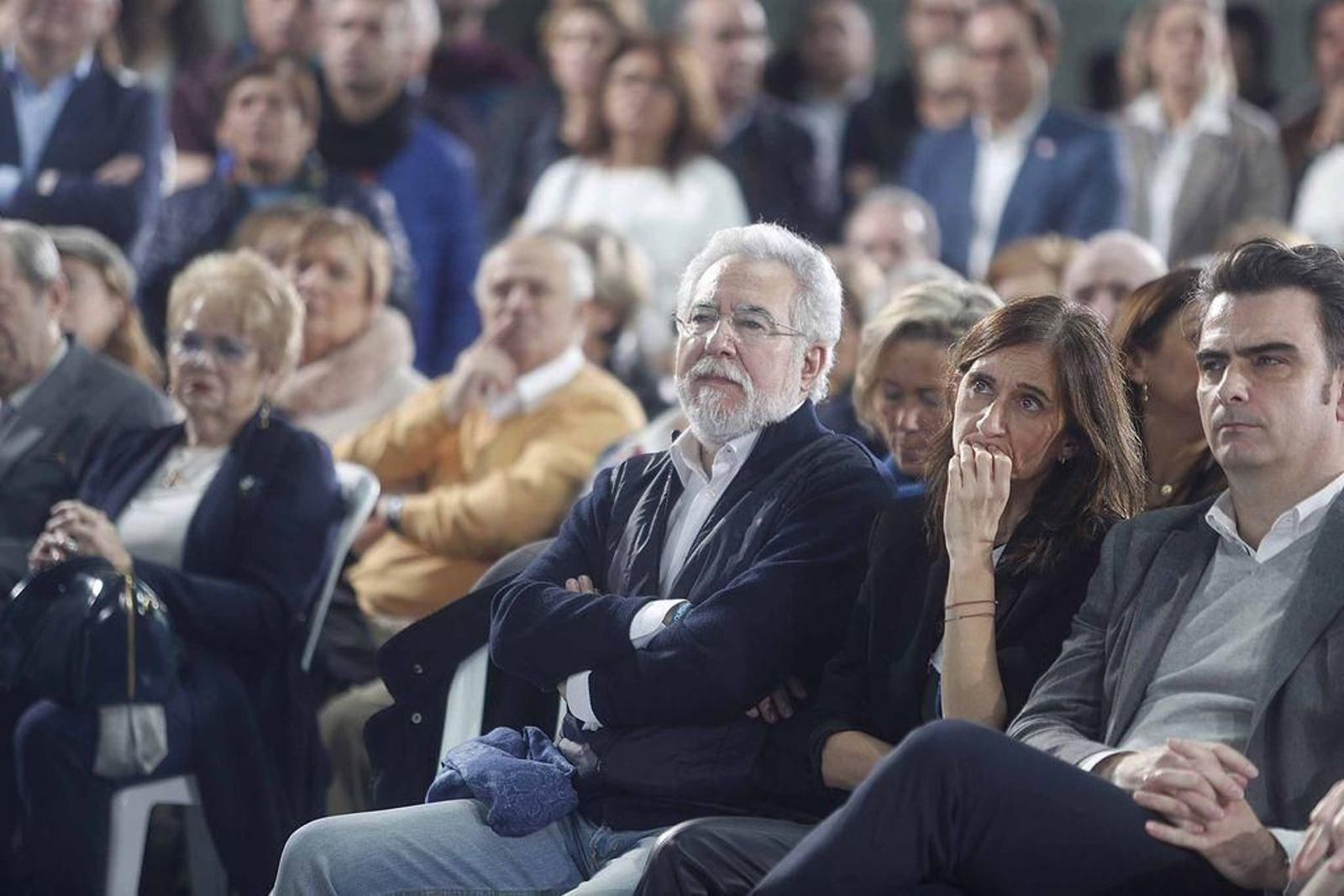 Miguel Santalices, Carmen Pomar y Diego Calvo en el mitin en el Mar de Vigo.