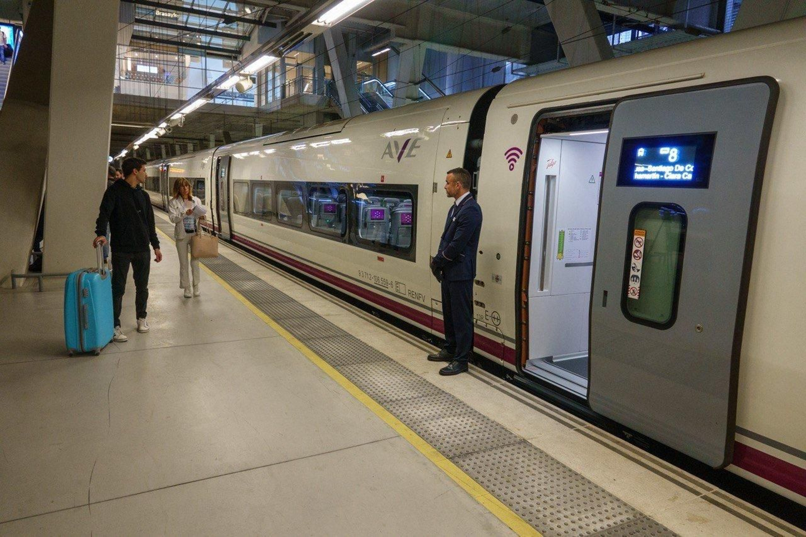 Estreno de la alta velocidad en Vigo.