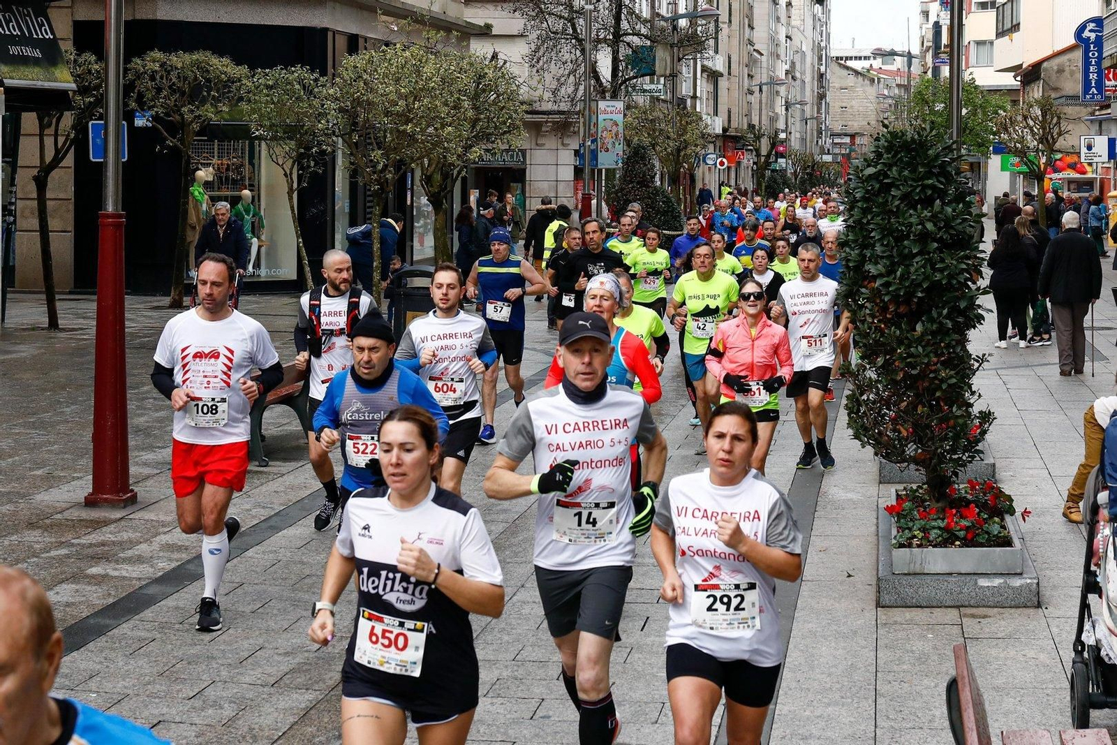 Carrera Calvario 5+5 en el tramo por la peatonal de O Calvario.