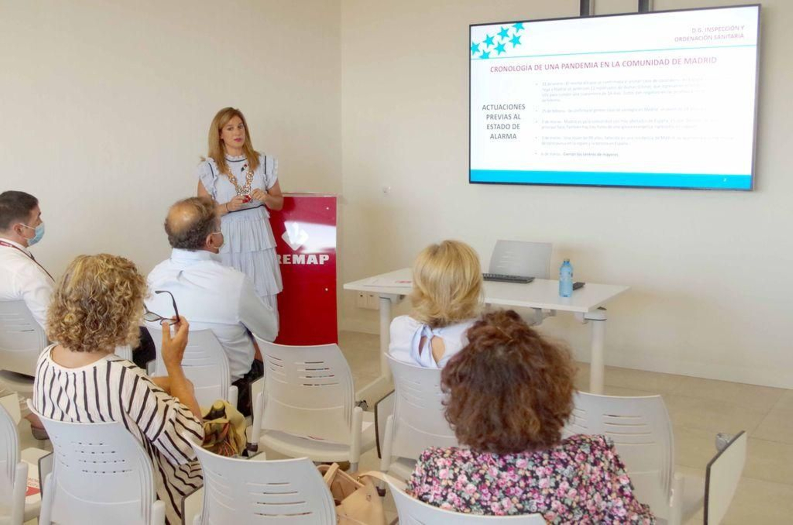 Elena Mantilla, ayer en un momento de la charla en Vigo.