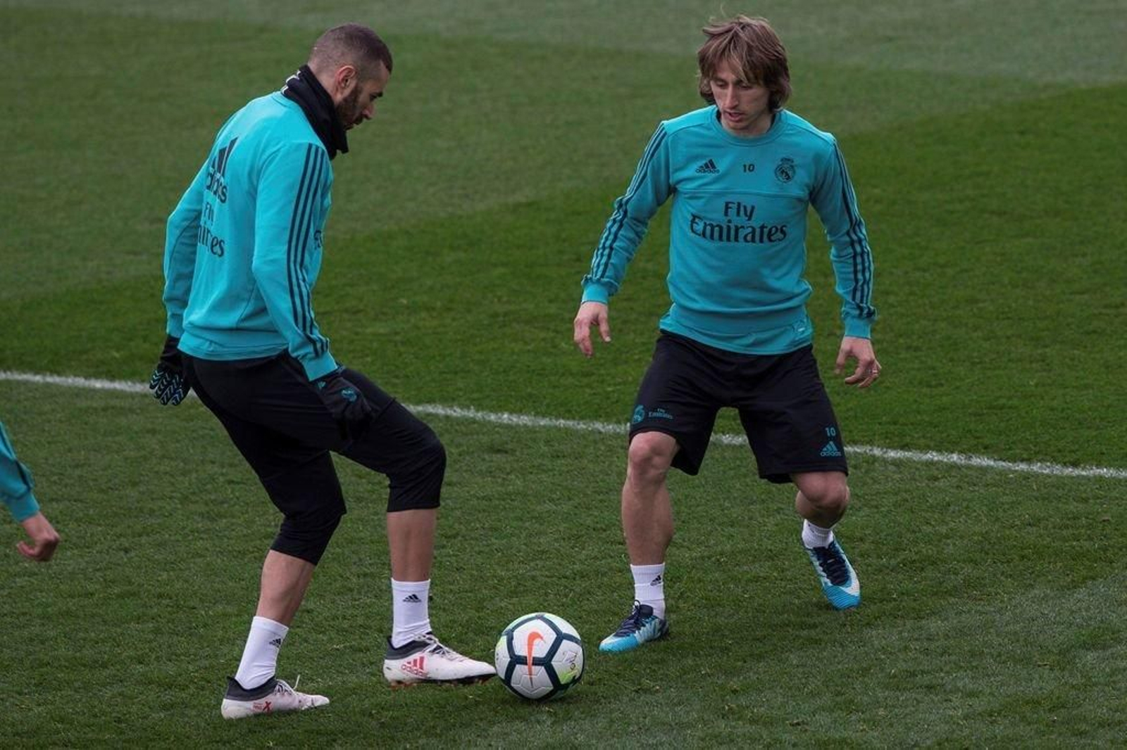 Benzema y Modric, ayer, en el entrenamiento del Real Madrid.
