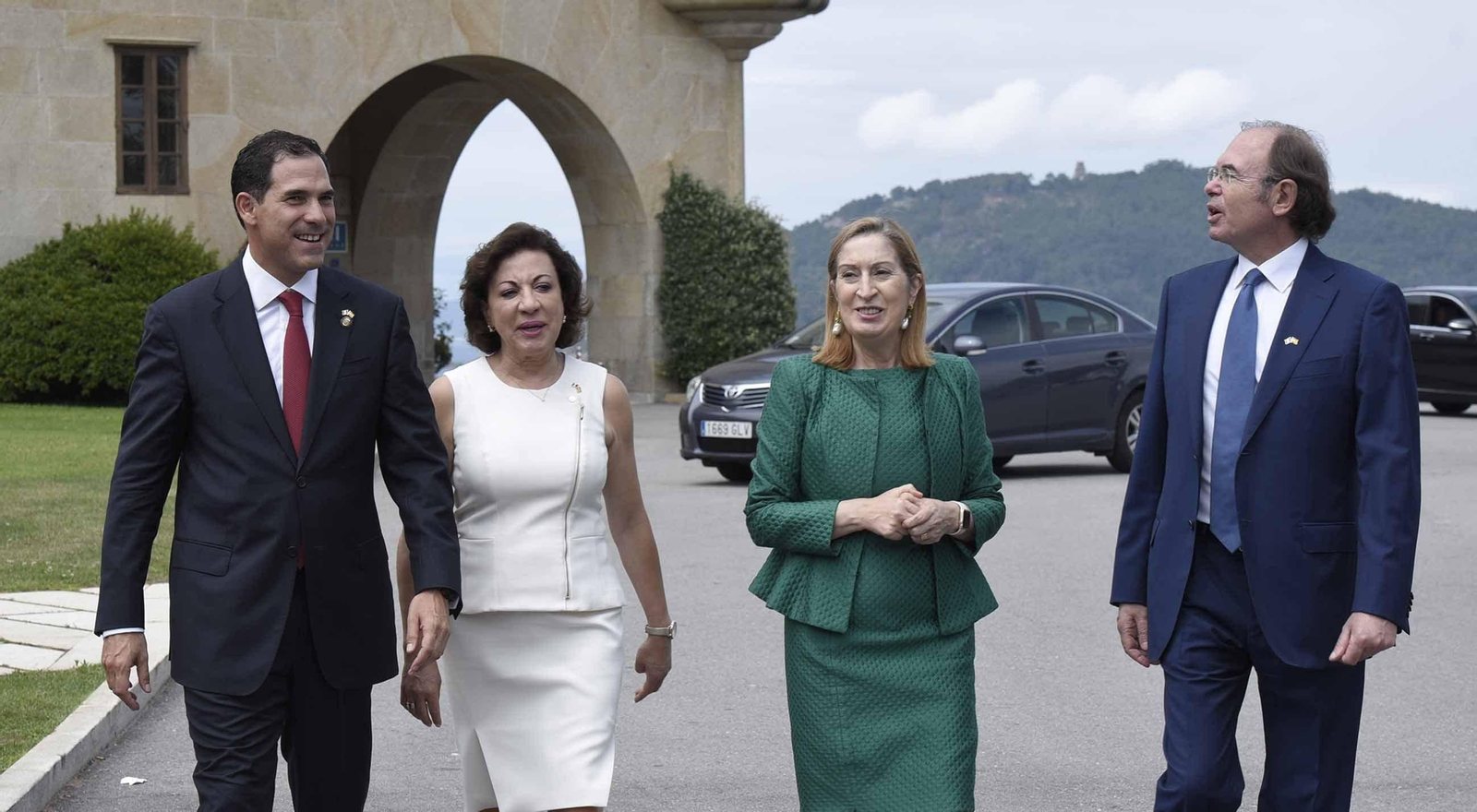 Pastor abrió ayer en Baiona  la Reunión Interparlamentaria España-México, que encabeza junto al presidente del Senado, Pío García Escudero, y los titulares de las cámaras homónimas del país centroamericano