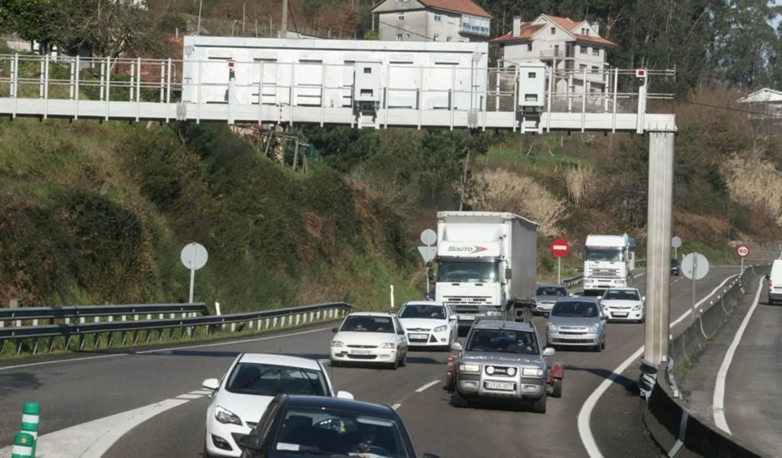Las carreteras de la provincia, con medio centenar de radares, entre las más vigiladas.