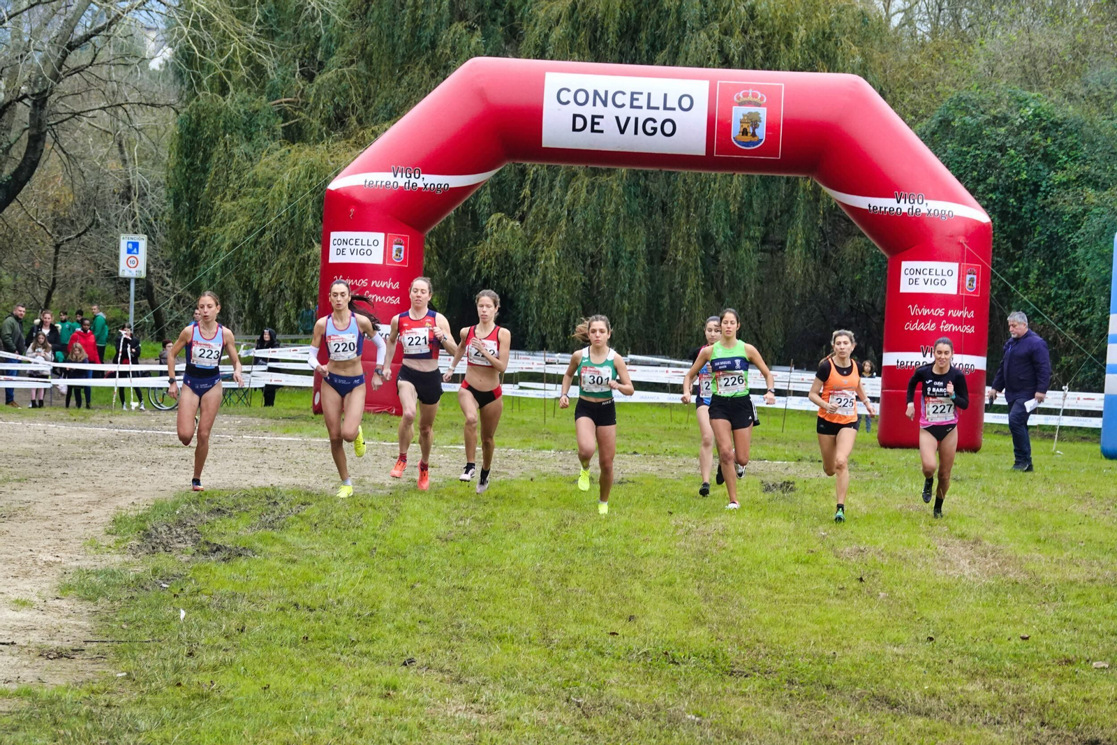 Salida femenina en el Memorial Belarmino Alonso de Cross.