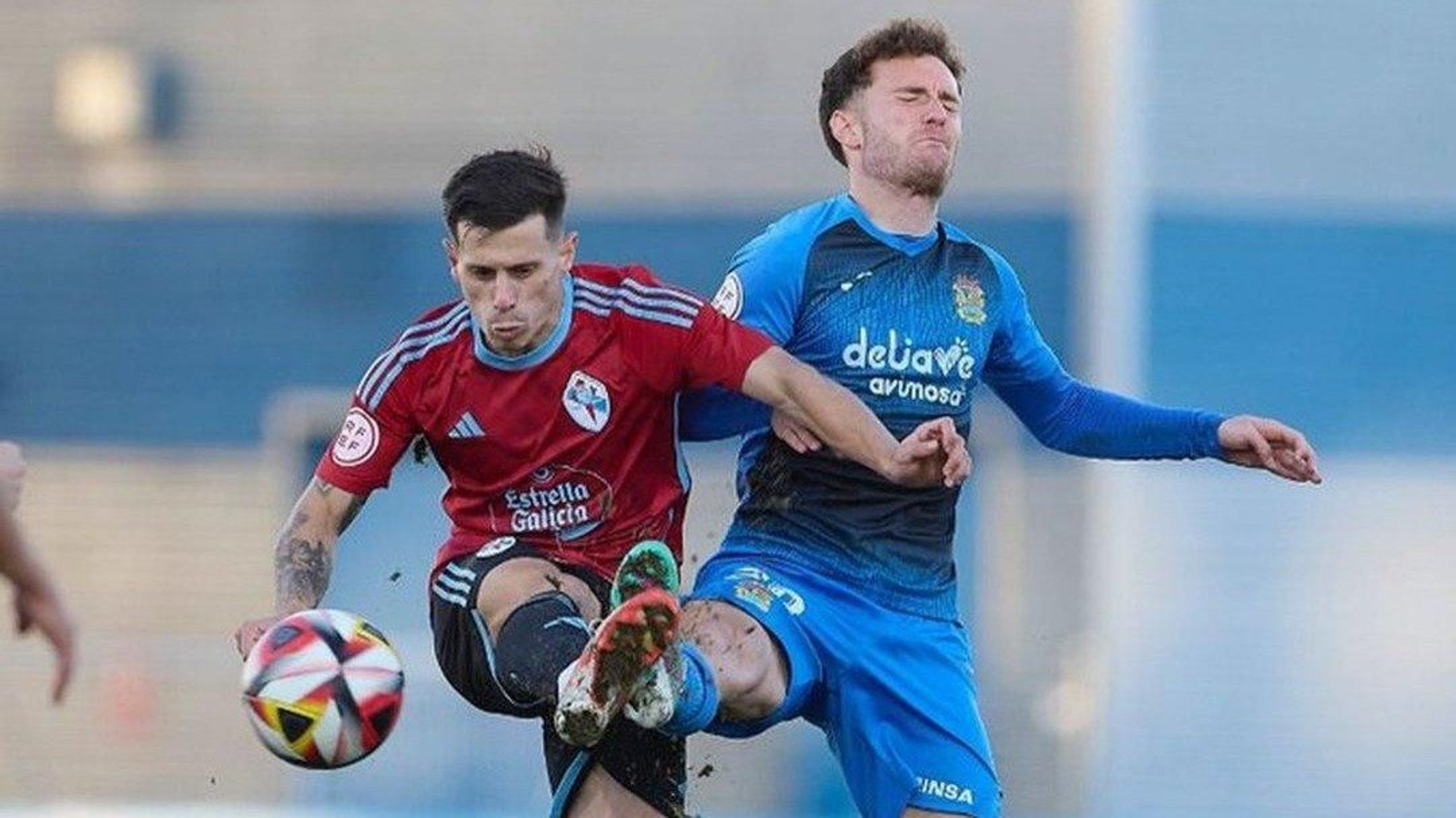 Alfon se impone en una de las muchas disputas que se dieron ayer.