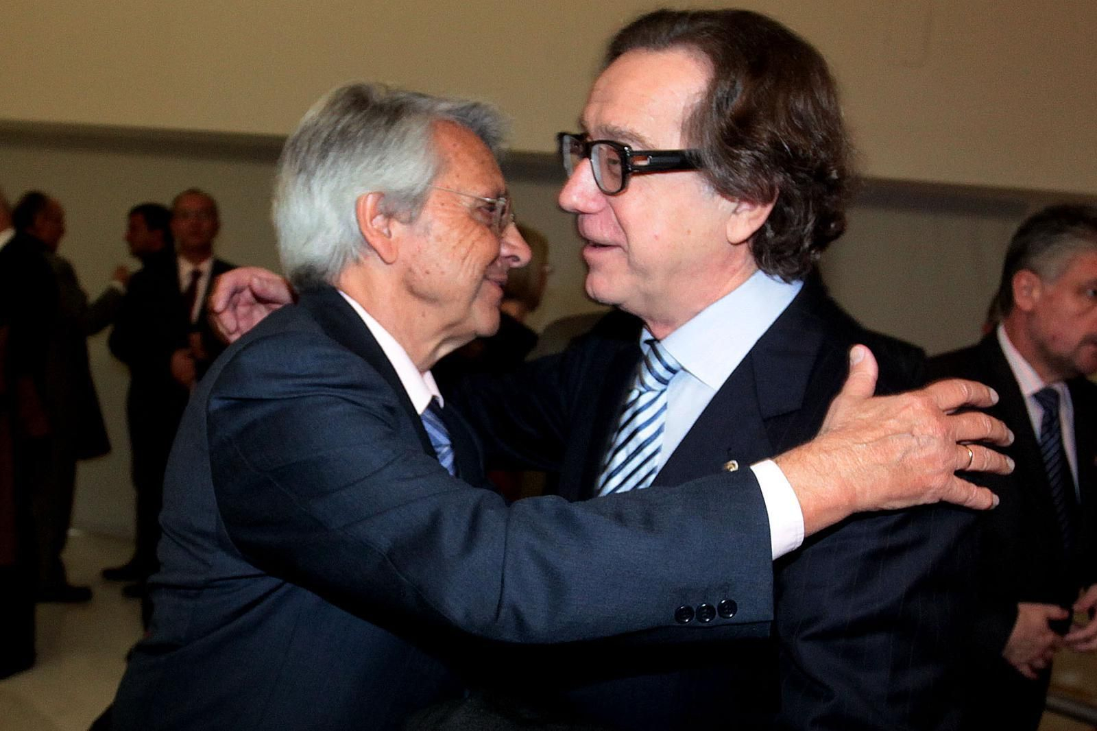 Julio Fernández Gayoso (CaixaNova) y José Luis Méndez (Caixa Galicia)