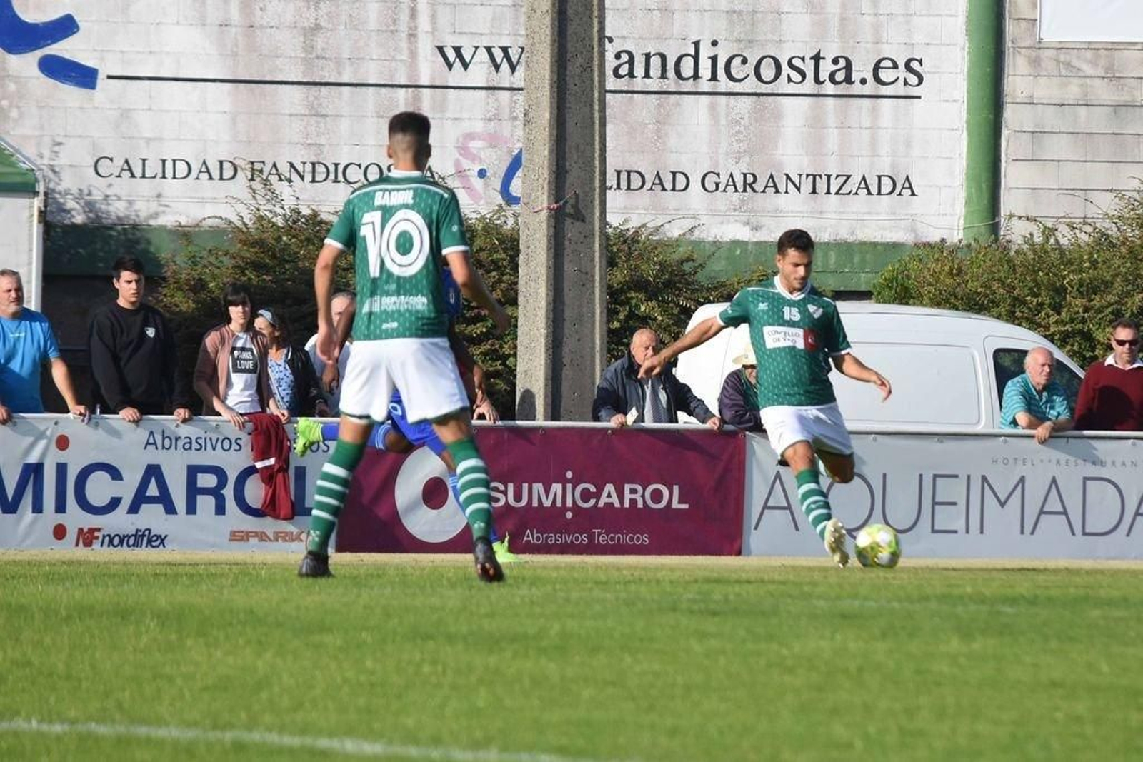 Tras su derrota ante el Atlético de Madrid, el Coruxo regresa O Vao, donde ha logrado dos de sus tres victorias en la liga esta temporada.
