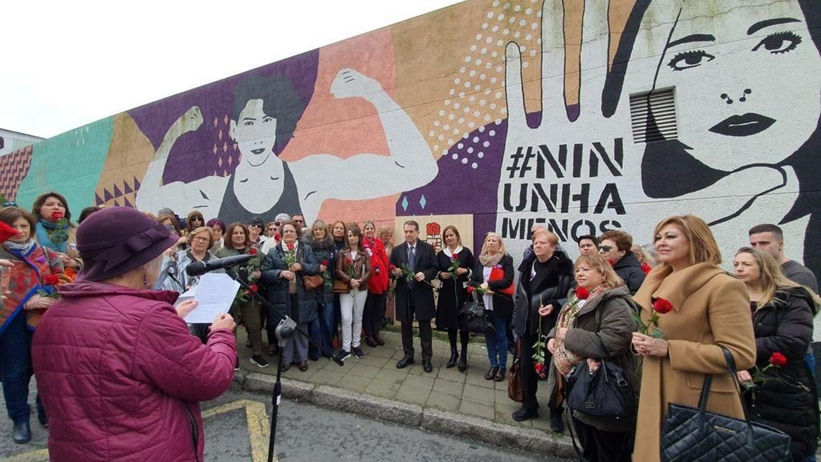 En el mural del pabellón de O Berbés, “Nin unha menos”, acogió la clausura de la ruta con la presencia del Abel Caballero y Carmela Silva.