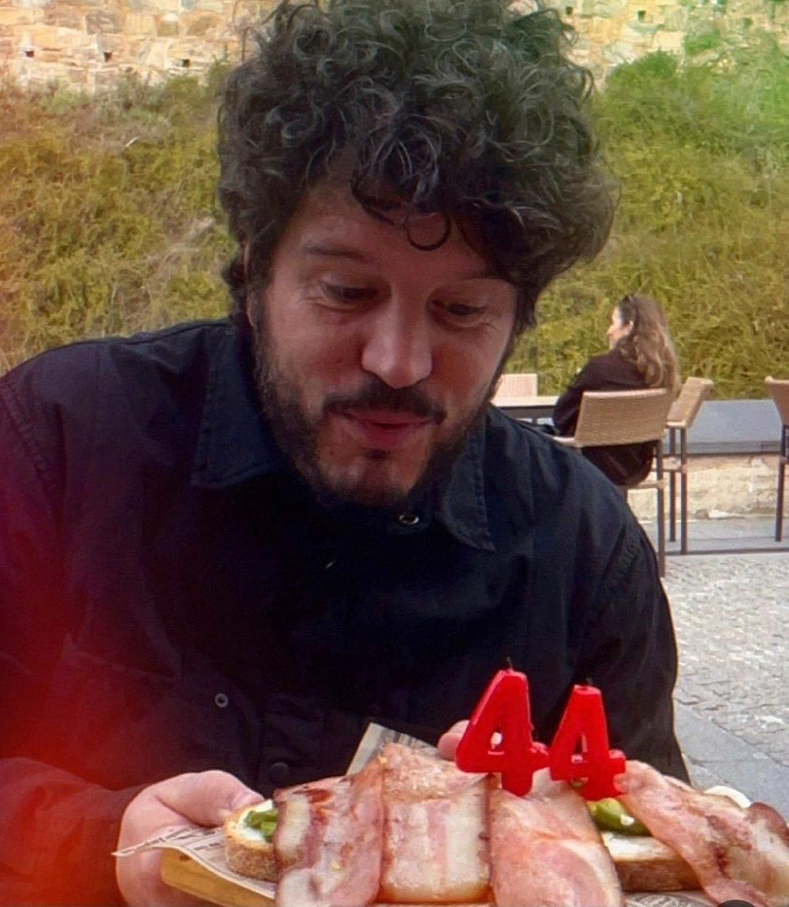 Touriñán con su tarta de cumpleaños.