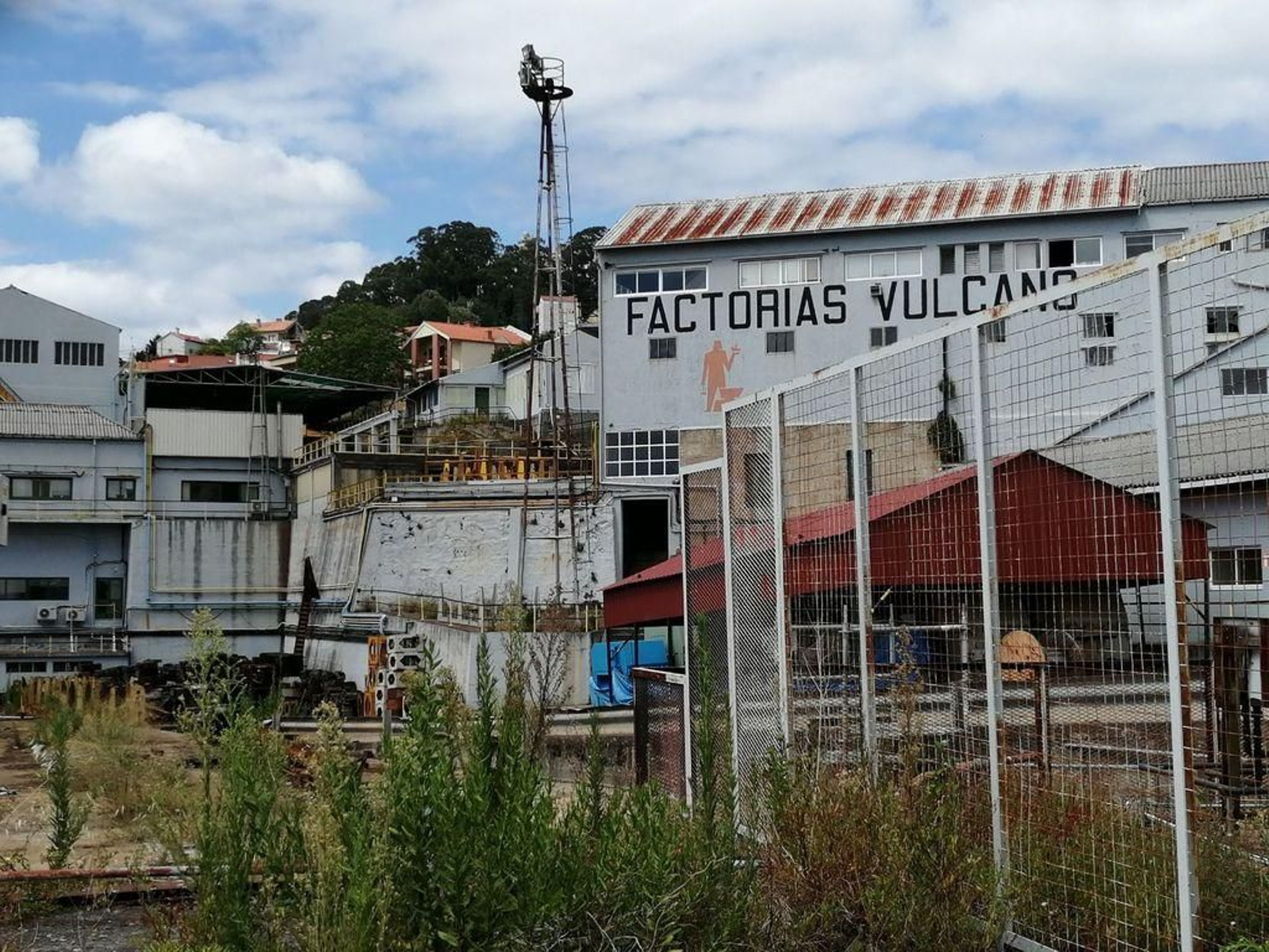 Las instalaciones de Vulcano en Teis están bastante deterioradas por desuso y requerirían una inversión millonaria en maquinaria.