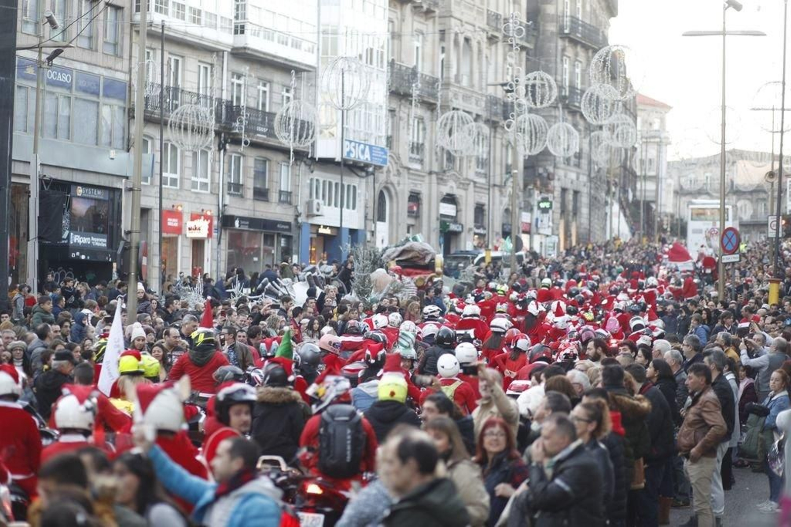 La papanoelada motera toma las calles de Vigo 61