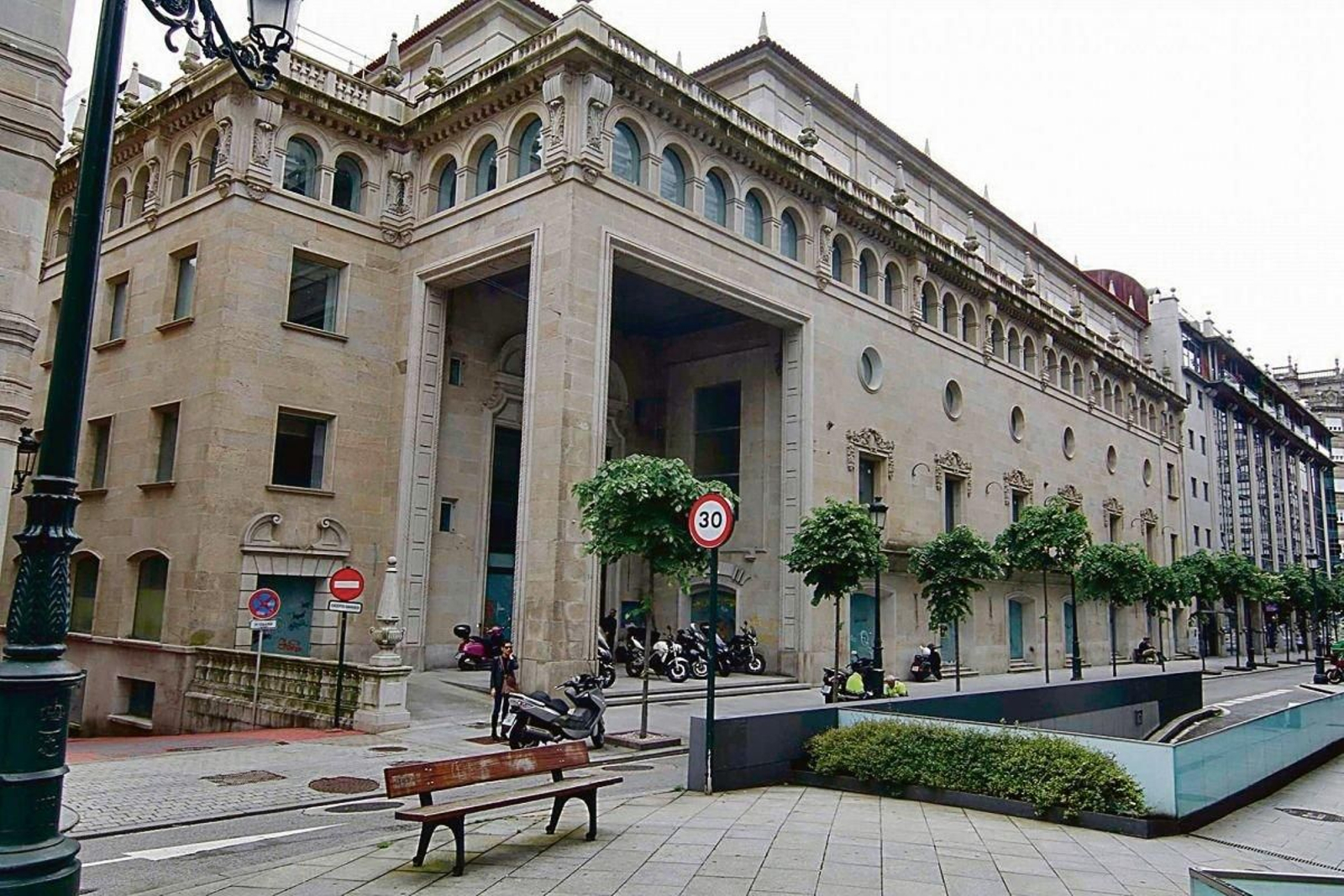 El cine Fraga lleva cerrado desde 2001 y se podría reabrir como espacio para actividades culturales.