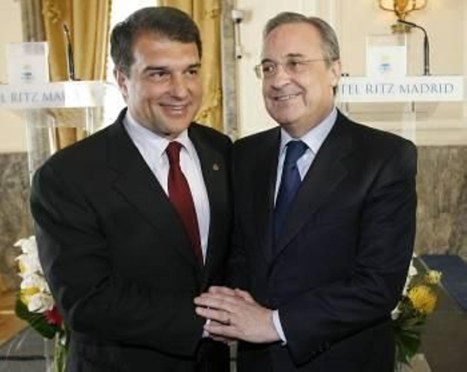 Florentino y Laporta se desean suerte.