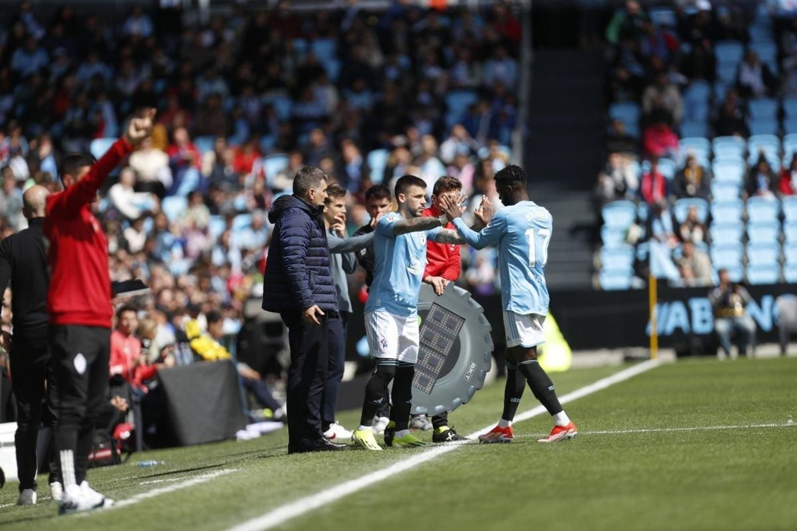 Carles Pérez ha entrado desde el banquillo en los dos partidos con Claudio Giráldez en el banquillo.