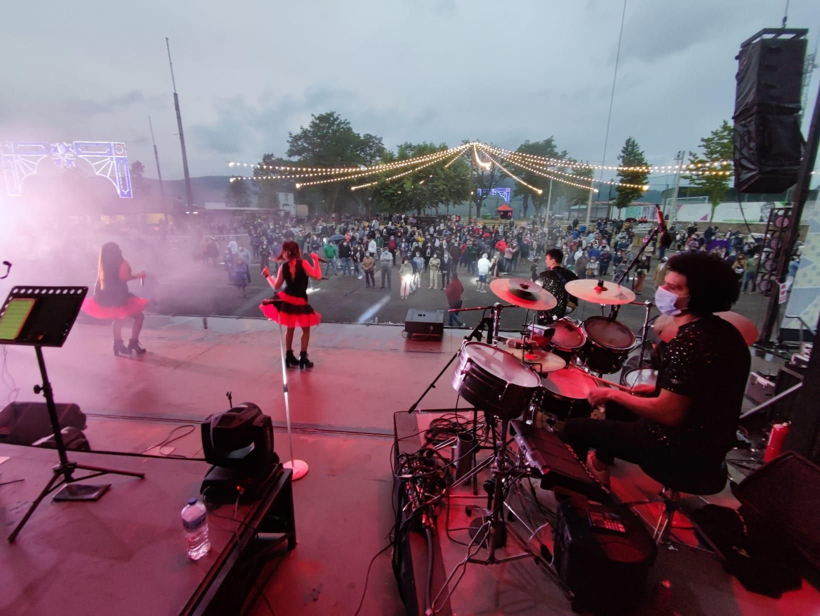 Tomiño vuelve a bailar en una verbena _ Vicente Alonso 27