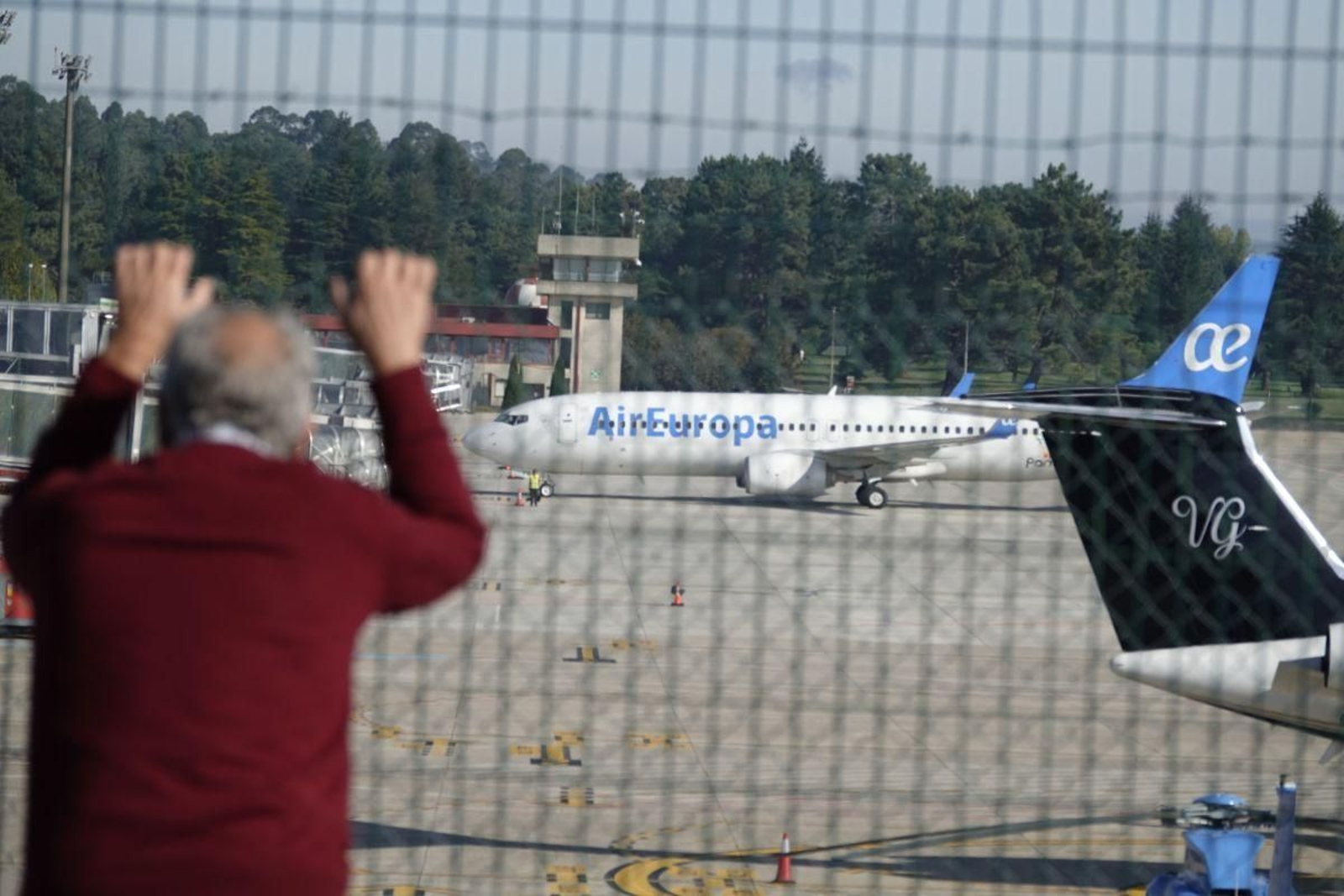 Un avión de la línea de Air Europa en el aeropuerto de Vigo.