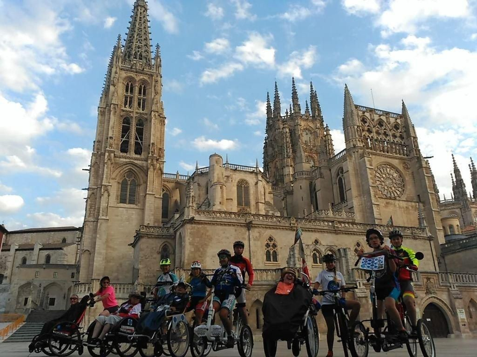El grupo de participantes entre los que se encuentran los vigueses Javier Pitillas y Gerardo Rodríguez.
