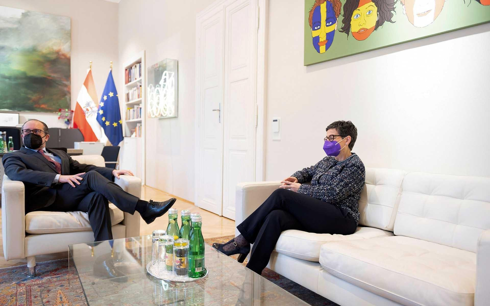 La ministra de Exteriores, Arancha González Laya (d), con su homólogo austriaco, Alexander Schallenberg (i). EFE/Ministerio de Asuntos Exteriores