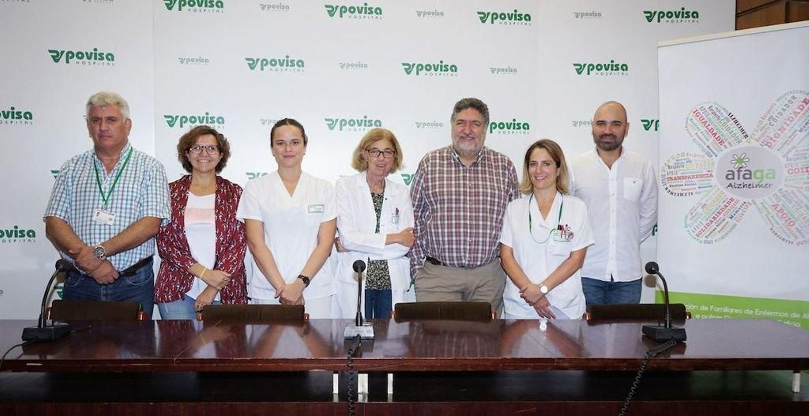 María Antonia Muñoz, en el centro, con Juan Carlos Rodríguez, a su lado.