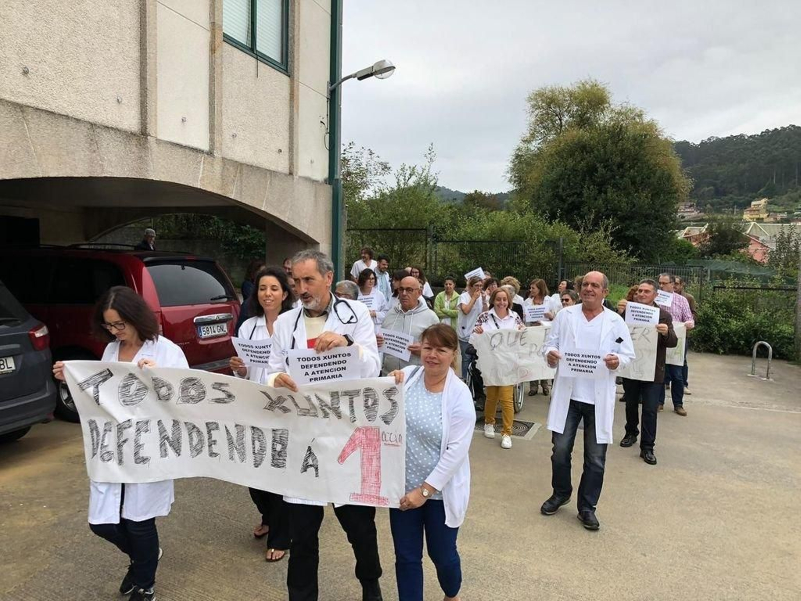 La protesta en Bueu incluye una marcha con pacientes incluidos.