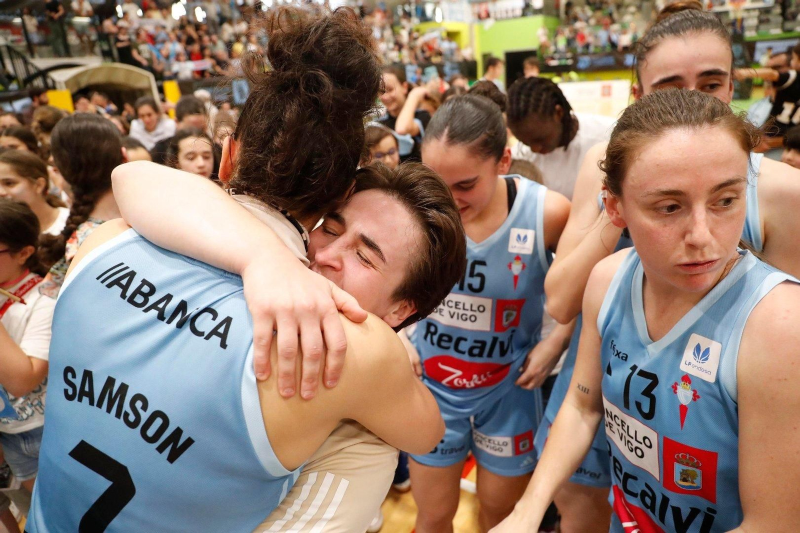 Abrazos de felicidad.