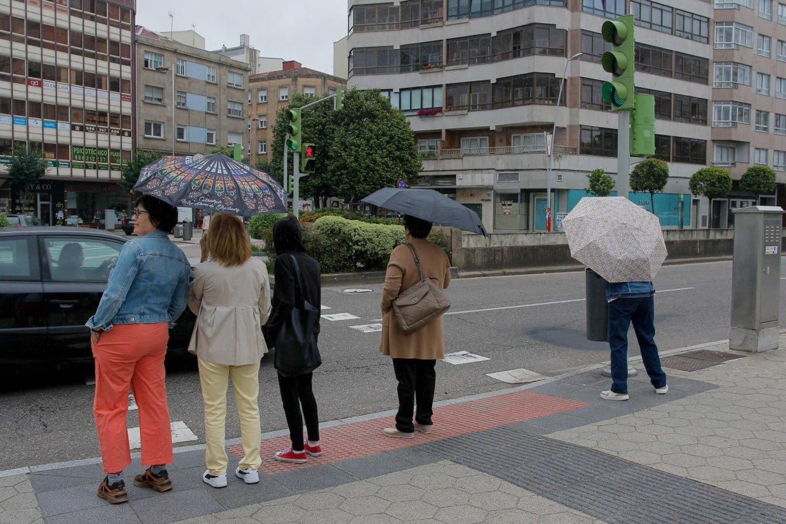 El domingo regresaron los paraguas. // Jorge Santomé