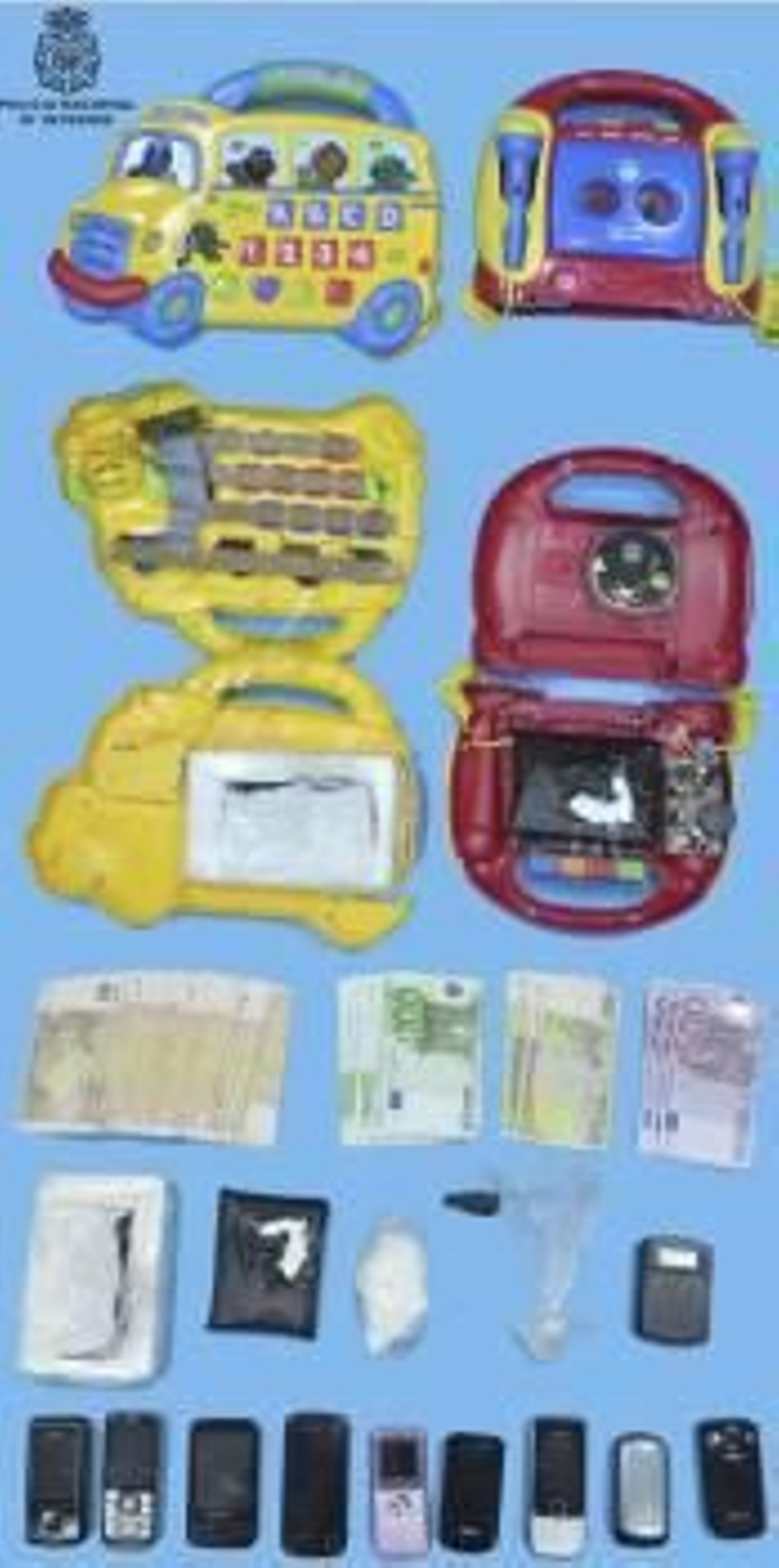 Dos de los juguetes intervenidos por los agentes de la Policía Nacional de Ferrol. (Foto: DGP)