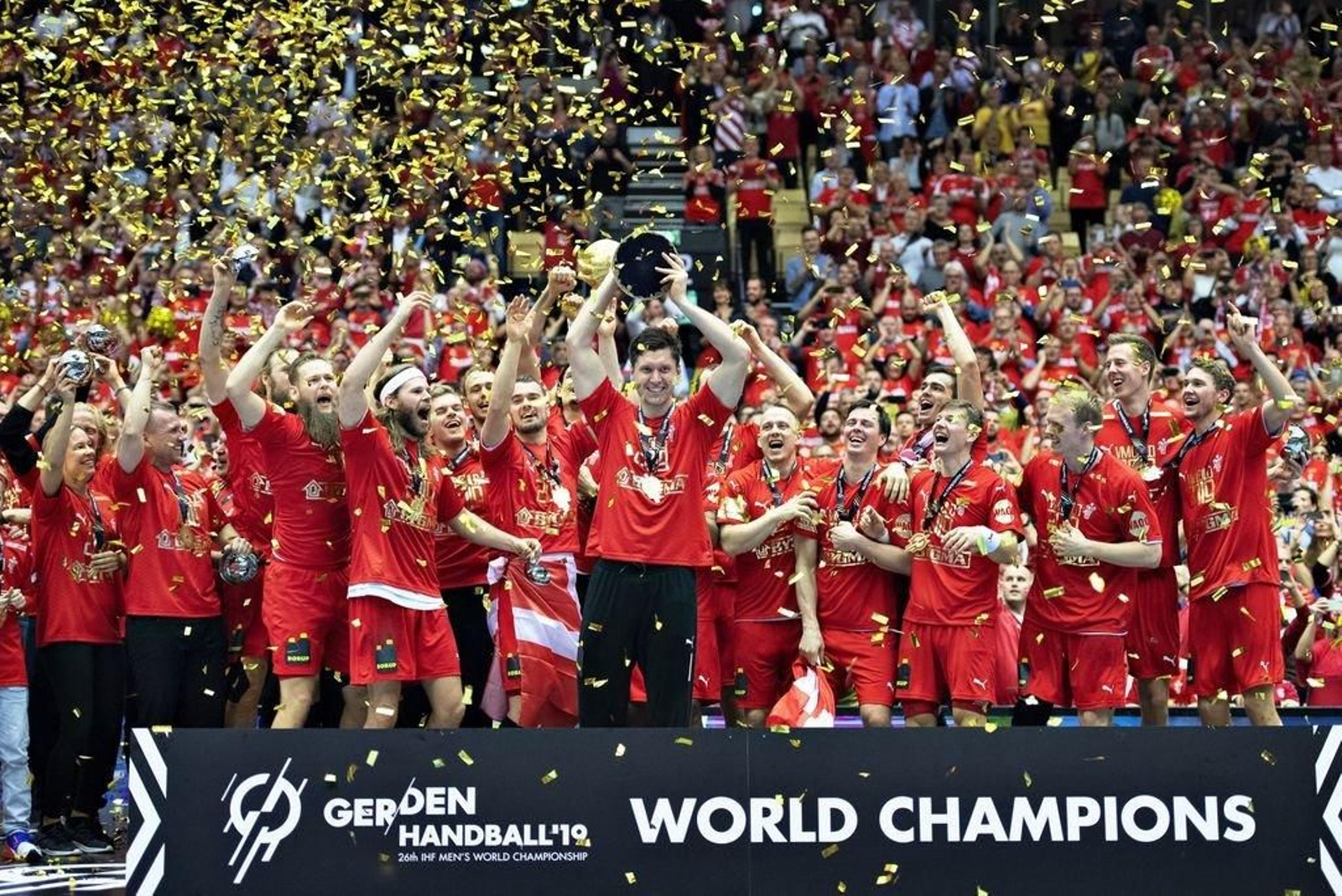 La celebración del título.