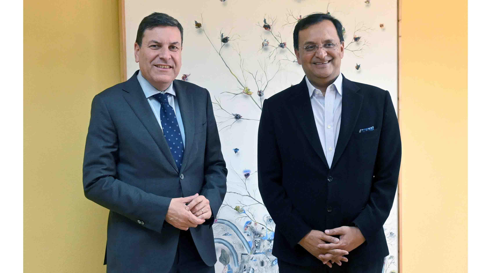 Castilla y León Consejero+de+economia+y+Embajador+de+India web