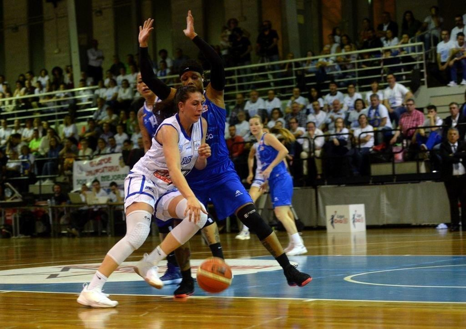 María Pérez Araújo, en un partido con el Uni Ferrol.