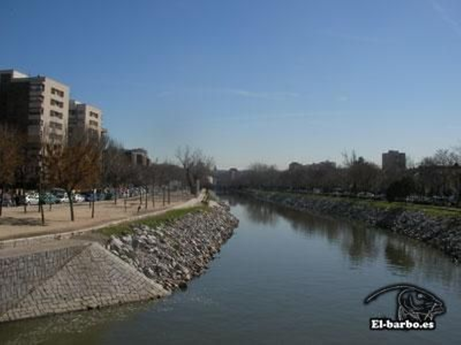 Río Manzanares, a su paso por Madrid.