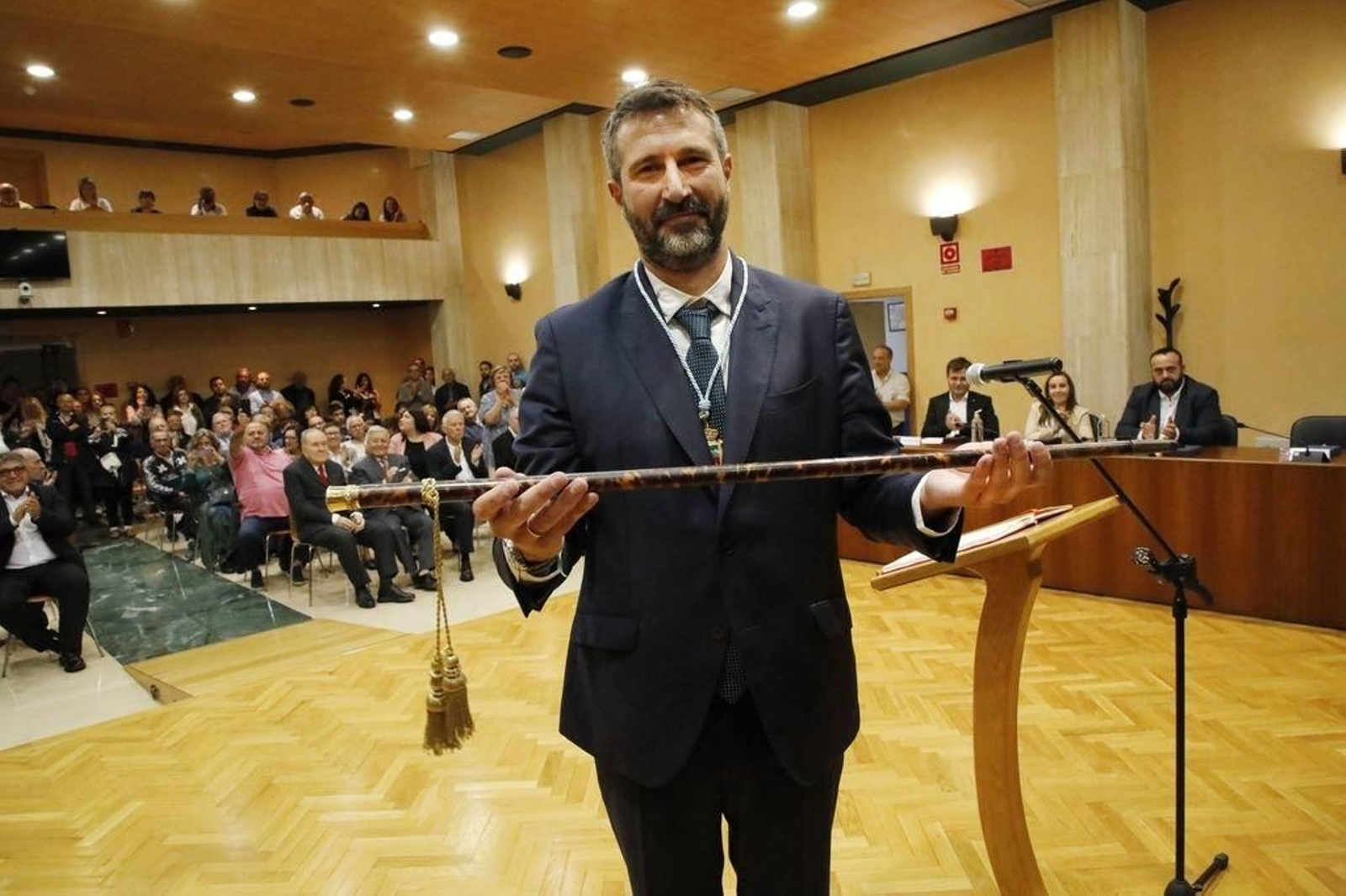 El socialista Alberto Varela toma el mando en Vilagarcía.