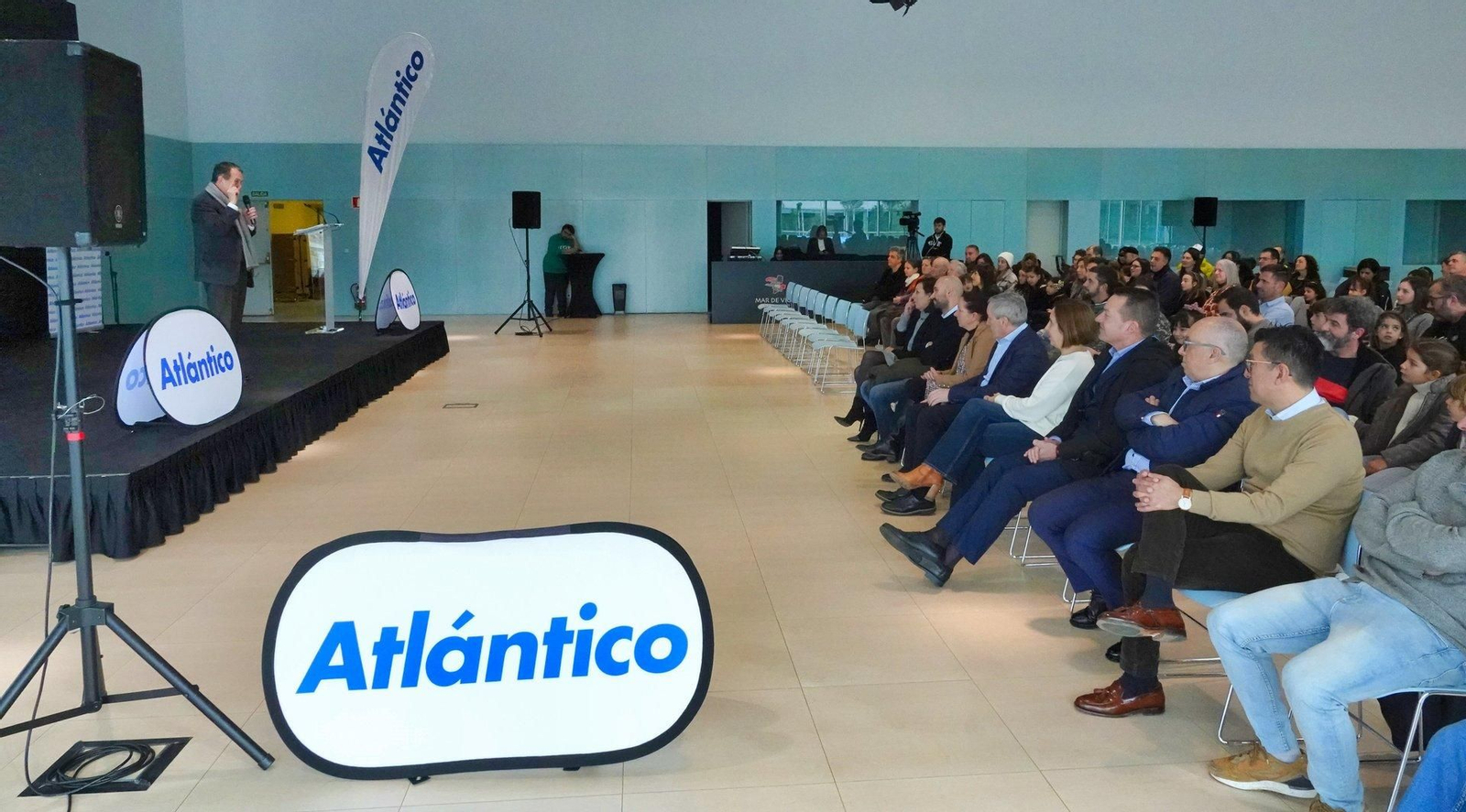 Abel Caballero se dirige a los asistentes en la entrega de premios.